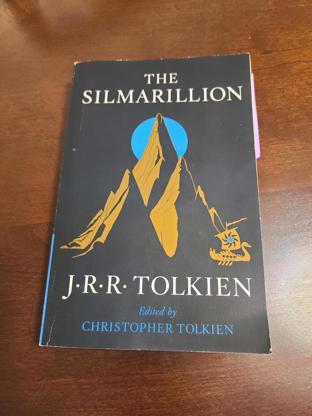The Silmarillion Collector's Edition: Illustrated by J.R.R. Tolkien - The Foundational Epic Fantasy of Middle-earth's First Age (Tolkien Illustrated Editions, 7) customer photo 2