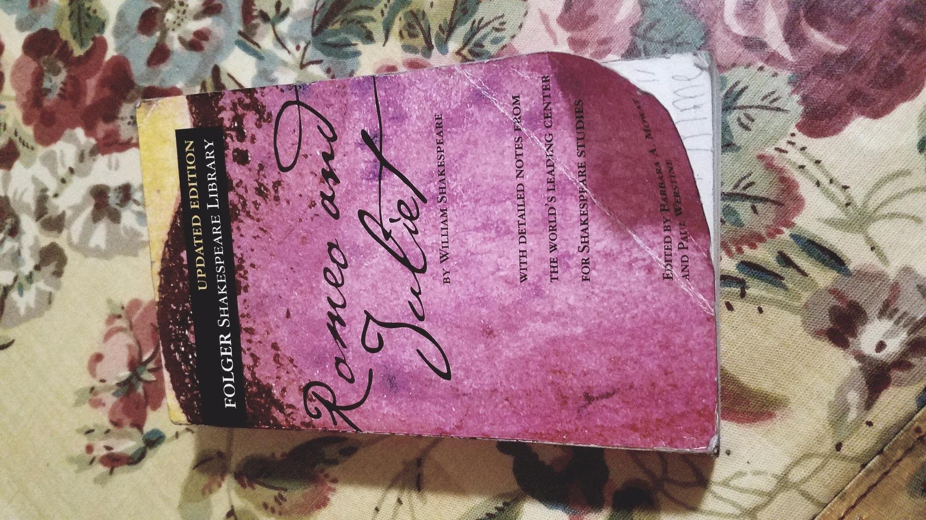 Romeo and Juliet (Folger Shakespeare Library) customer photo 2