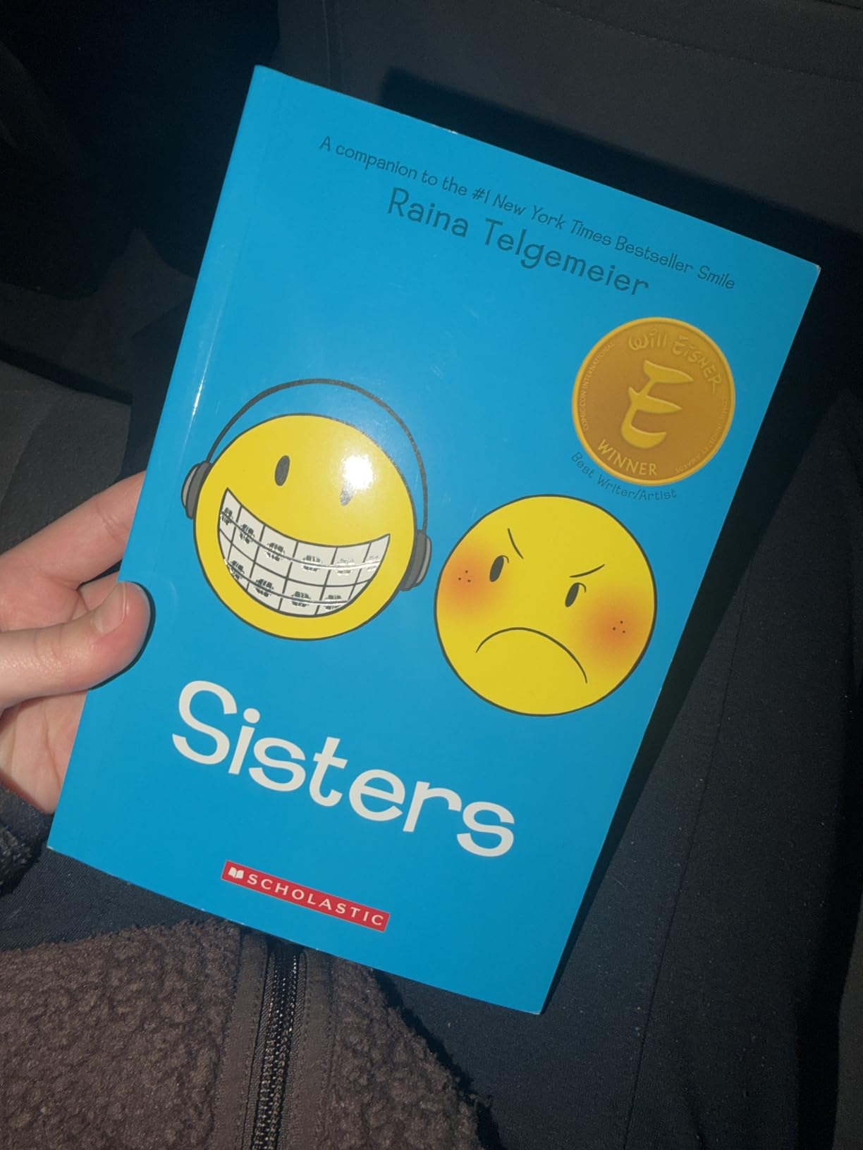 Sisters: A Graphic Novel customer photo 1