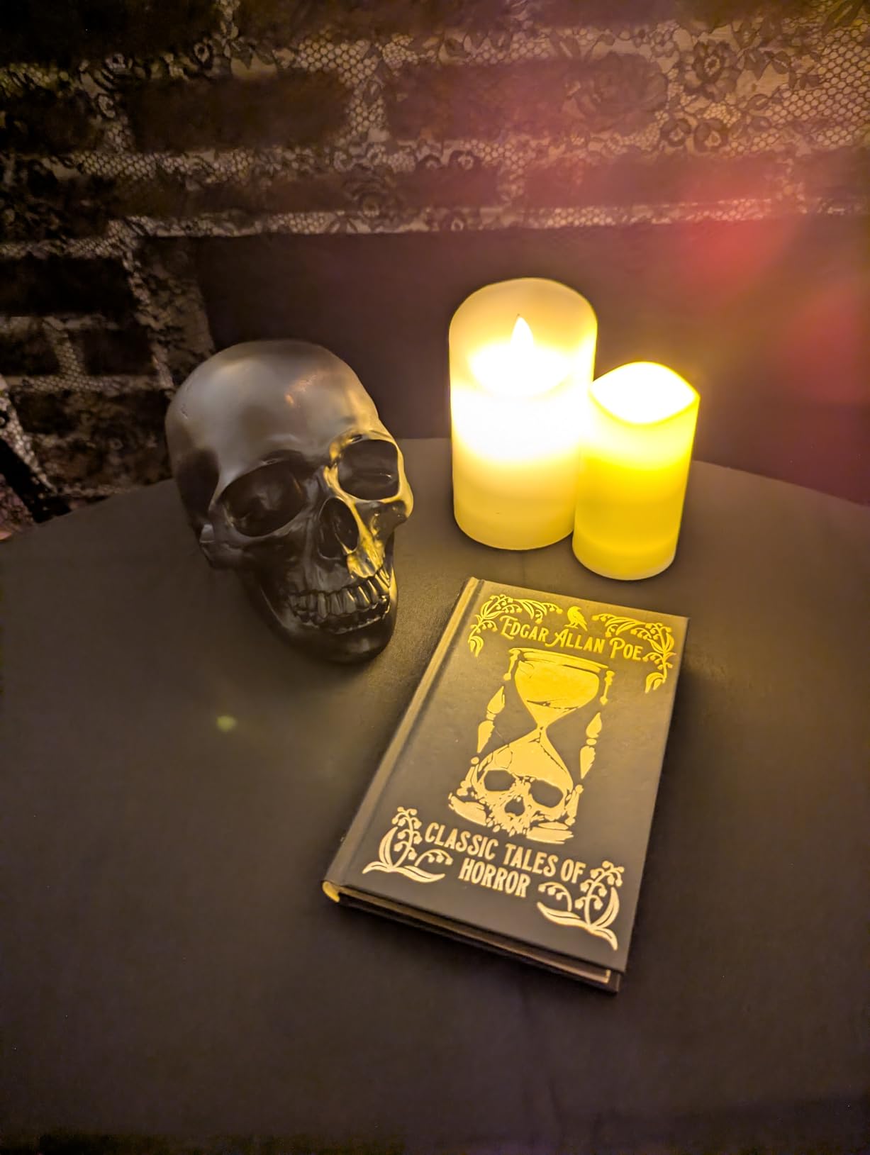 Edgar Allan Poe's Classic Tales of Horror: Gilded Pocket Edition (Arcturus Ornate Classics) customer photo 1