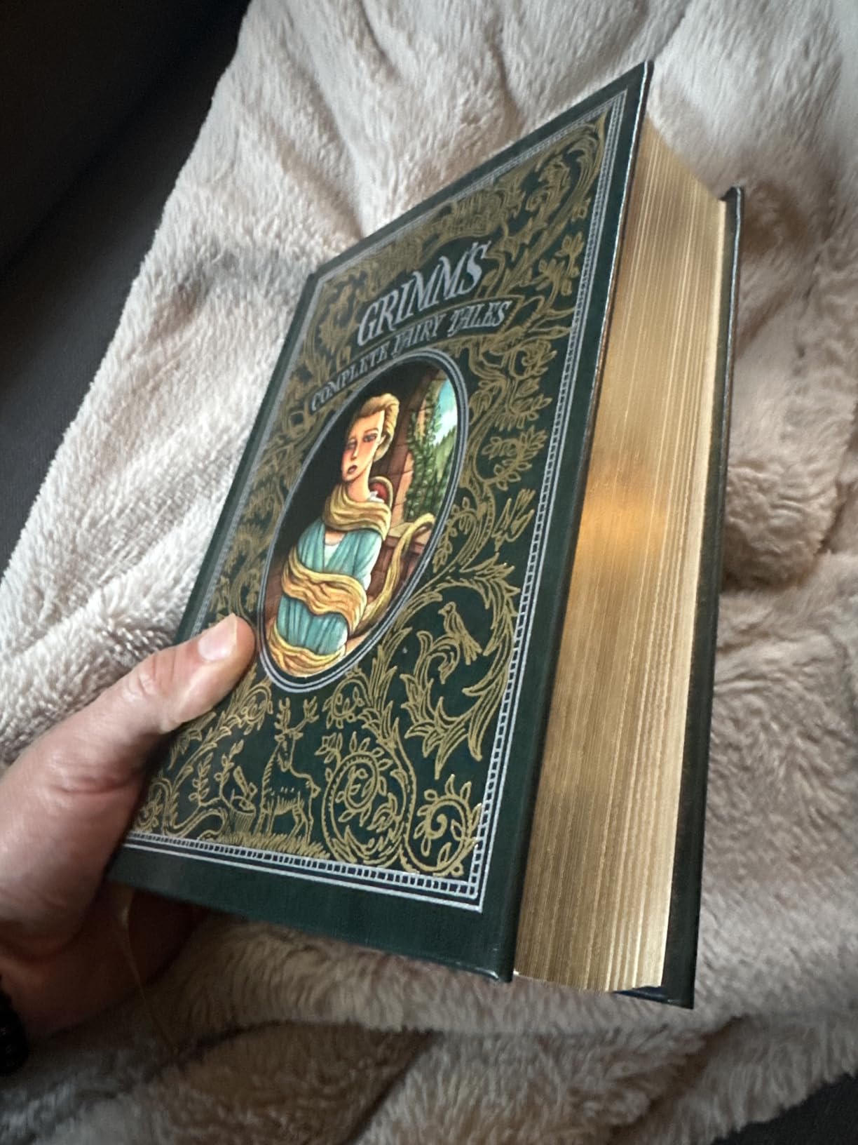 Grimm's Complete Fairy Tales (Leatherbound Classic Collection) customer photo 2
