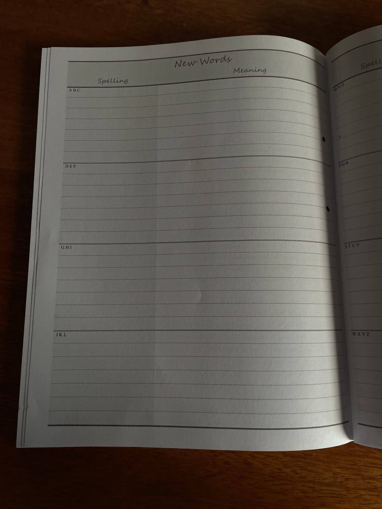 Reading Log: Gifts for Young Book Lovers / Reading Journal (Softback, Large 8x10, Child-friendly Layout) customer photo 1