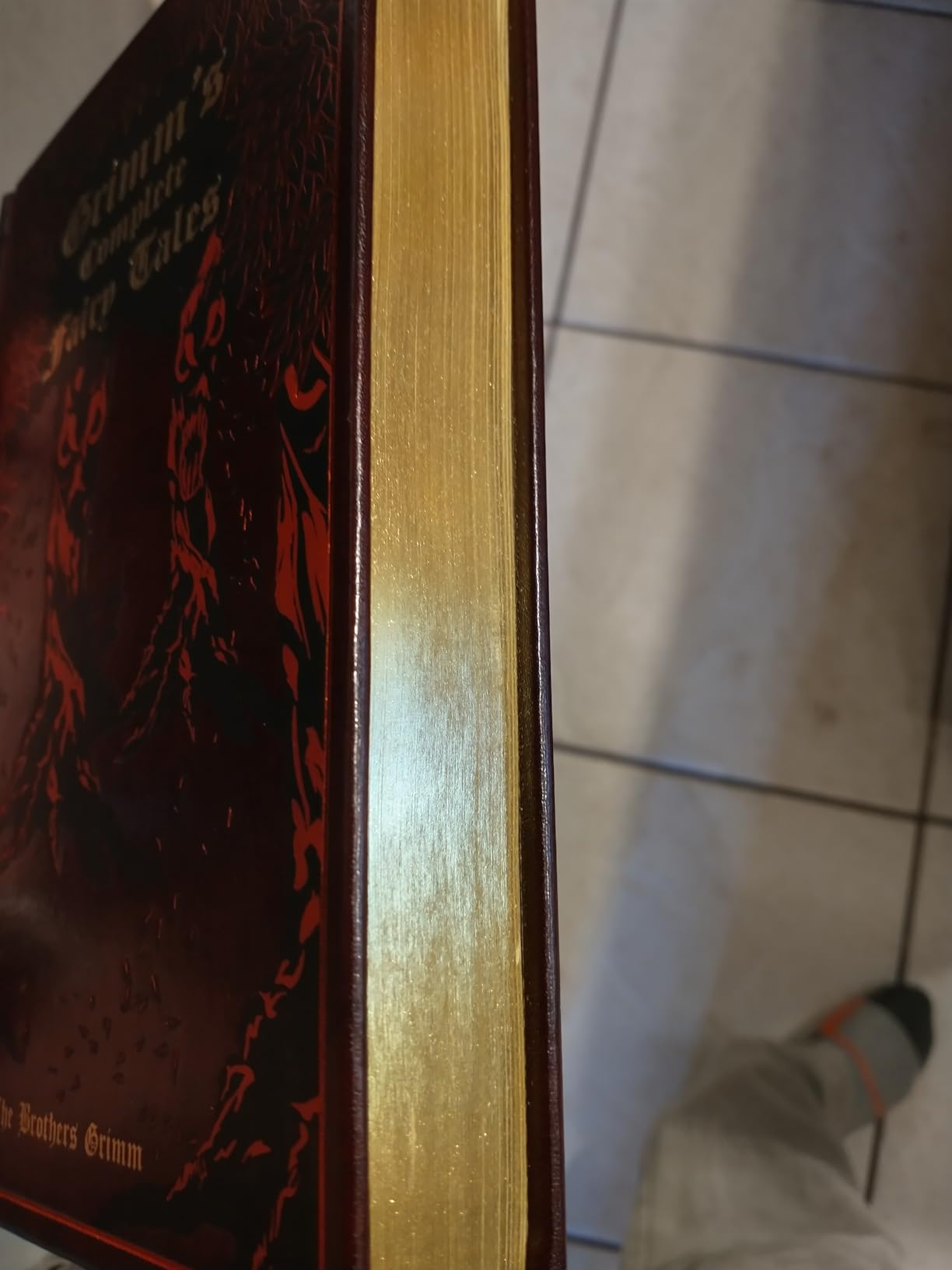 Grimm's Complete Fairy Tales (Leather-bound Classics) customer photo 1