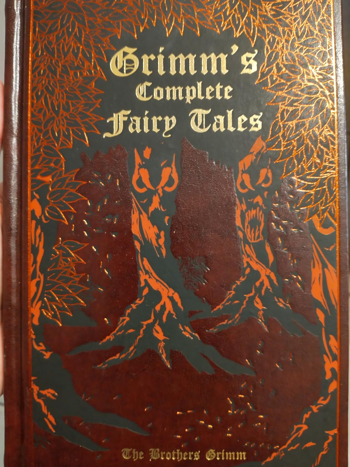 Grimm's Complete Fairy Tales (Leather-bound Classics) customer photo 2