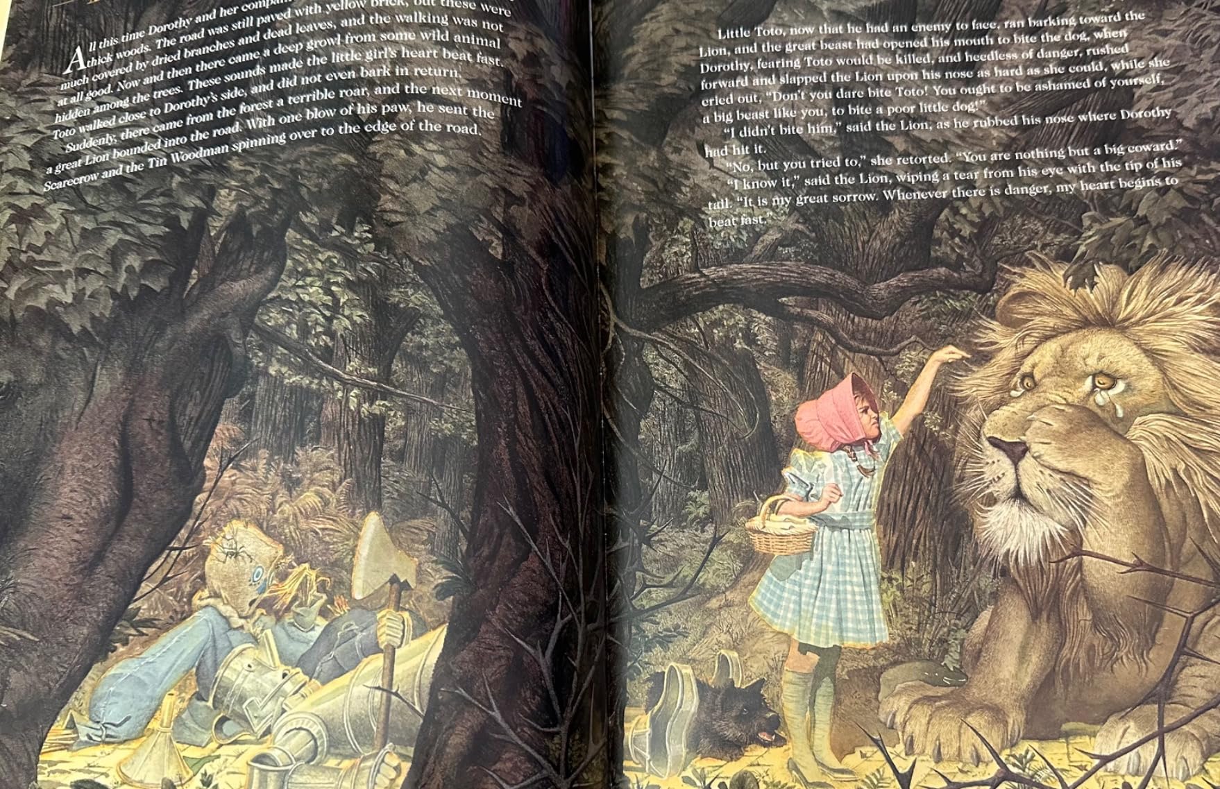 The Wizard of Oz: The Collectible Leather Edition customer photo 2