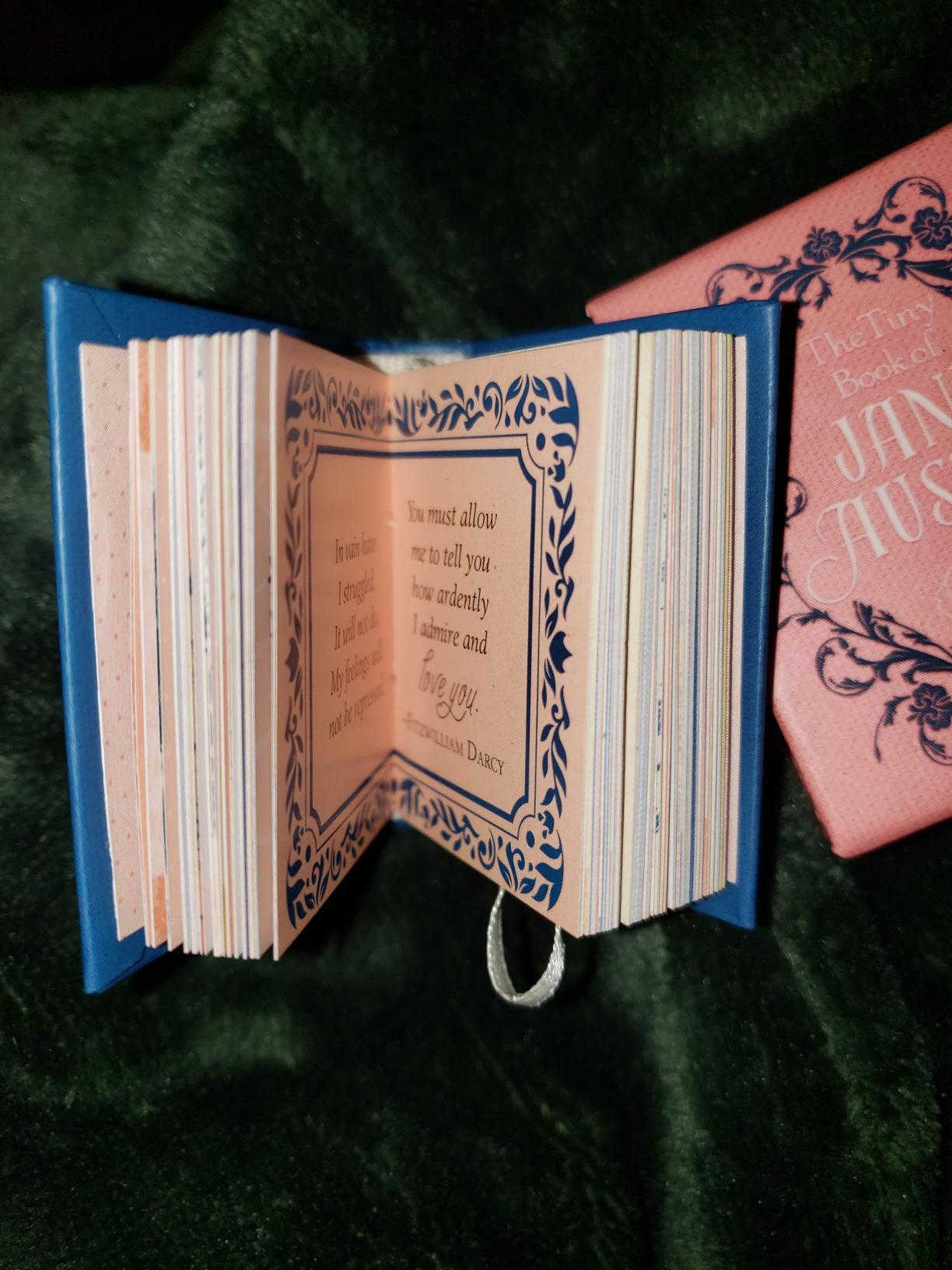 The Tiny Book of Jane Austen (Tiny Book) customer photo 1