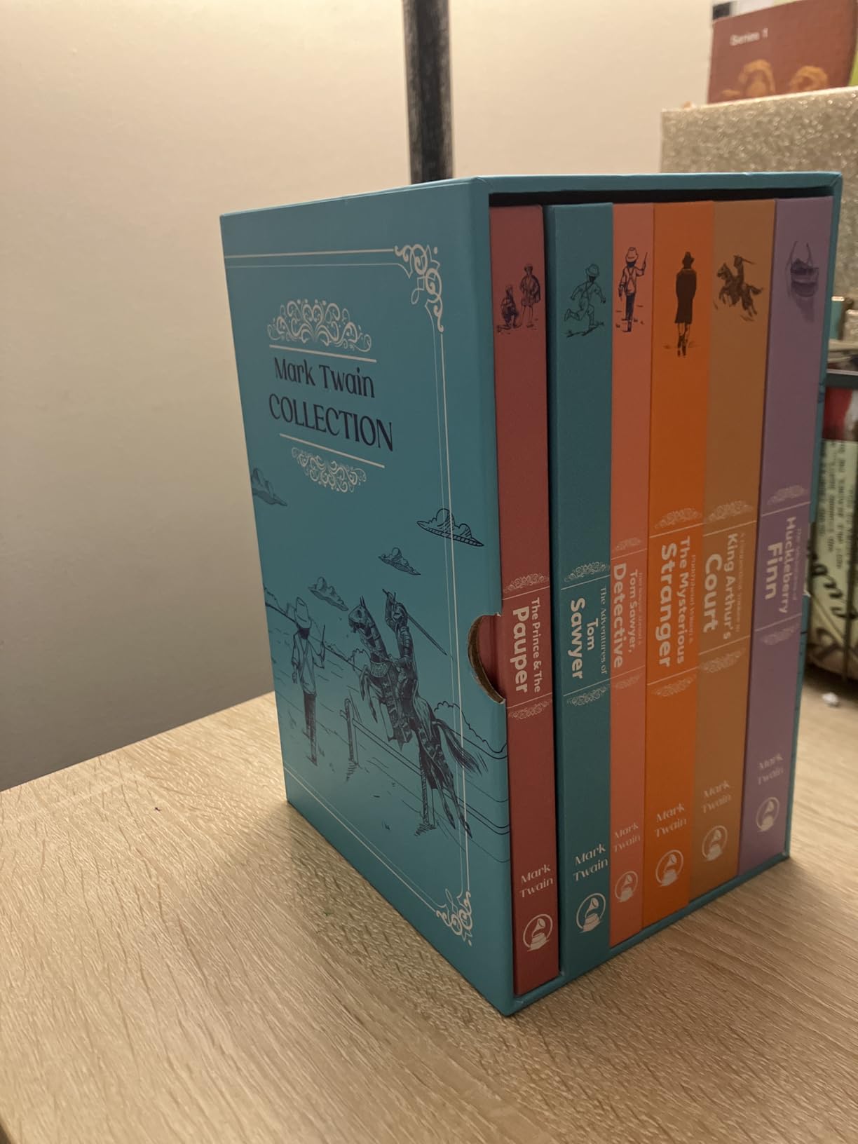 The Mark Twain 6 Book Deluxe Hardback Collection Set (The Adventures of Tom Sawyer, The Prince & The Pauper, The Adventures of Huckleberry Finn) customer photo 1