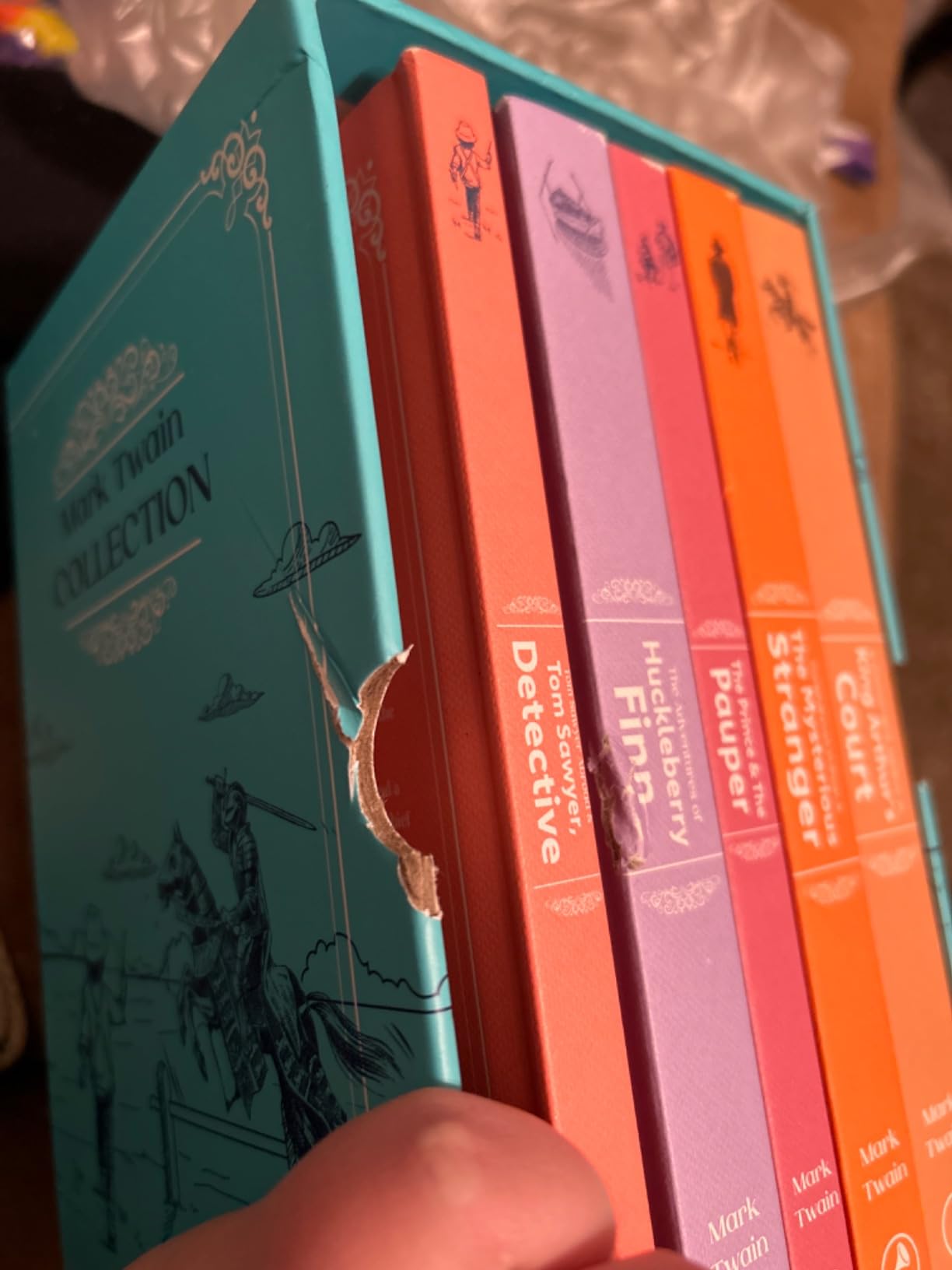 The Mark Twain 6 Book Deluxe Hardback Collection Set (The Adventures of Tom Sawyer, The Prince & The Pauper, The Adventures of Huckleberry Finn) customer photo 2