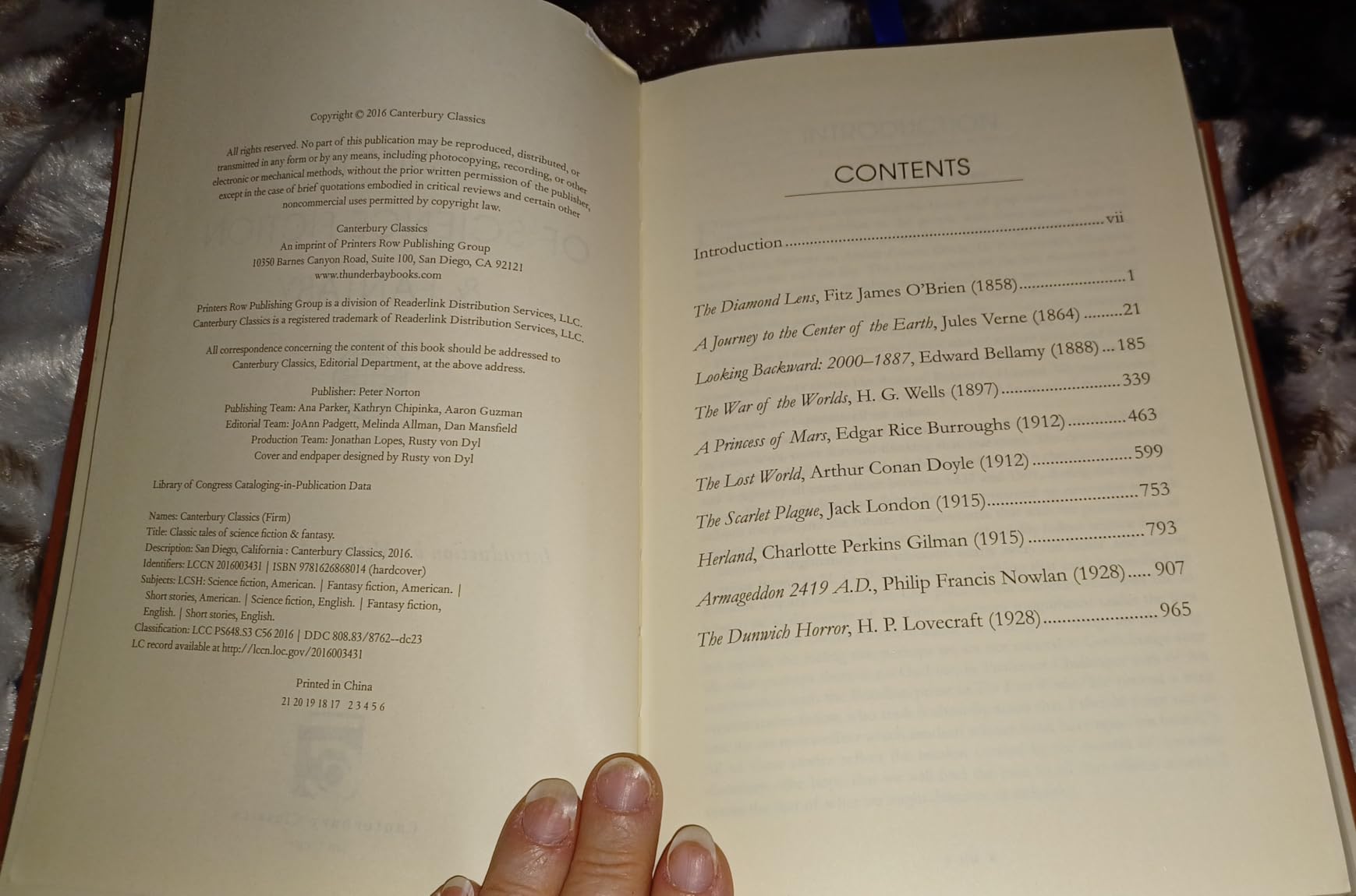 Classic Tales of Science Fiction And Fantasy (Leather-bound) customer photo 2