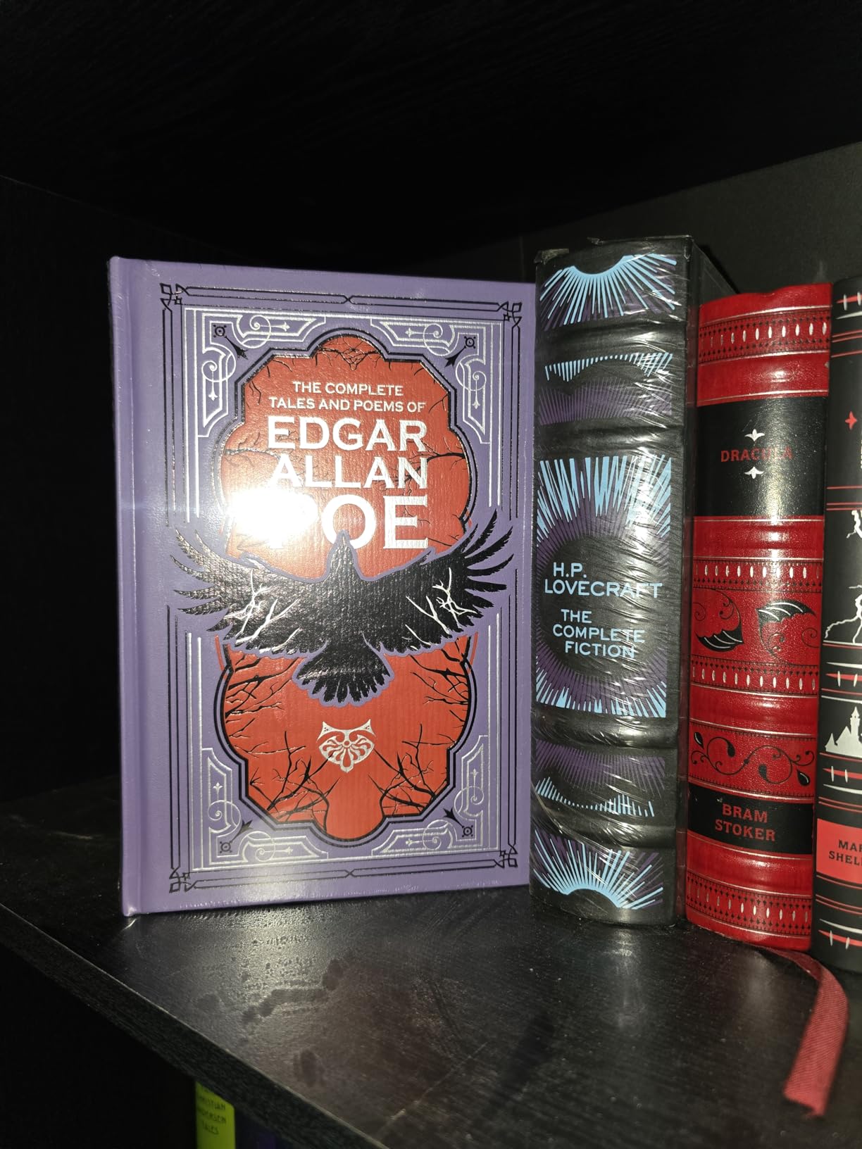 The Complete Tales and Poems of Edgar Allan Poe (Deluxe Leather-bound) customer photo 1