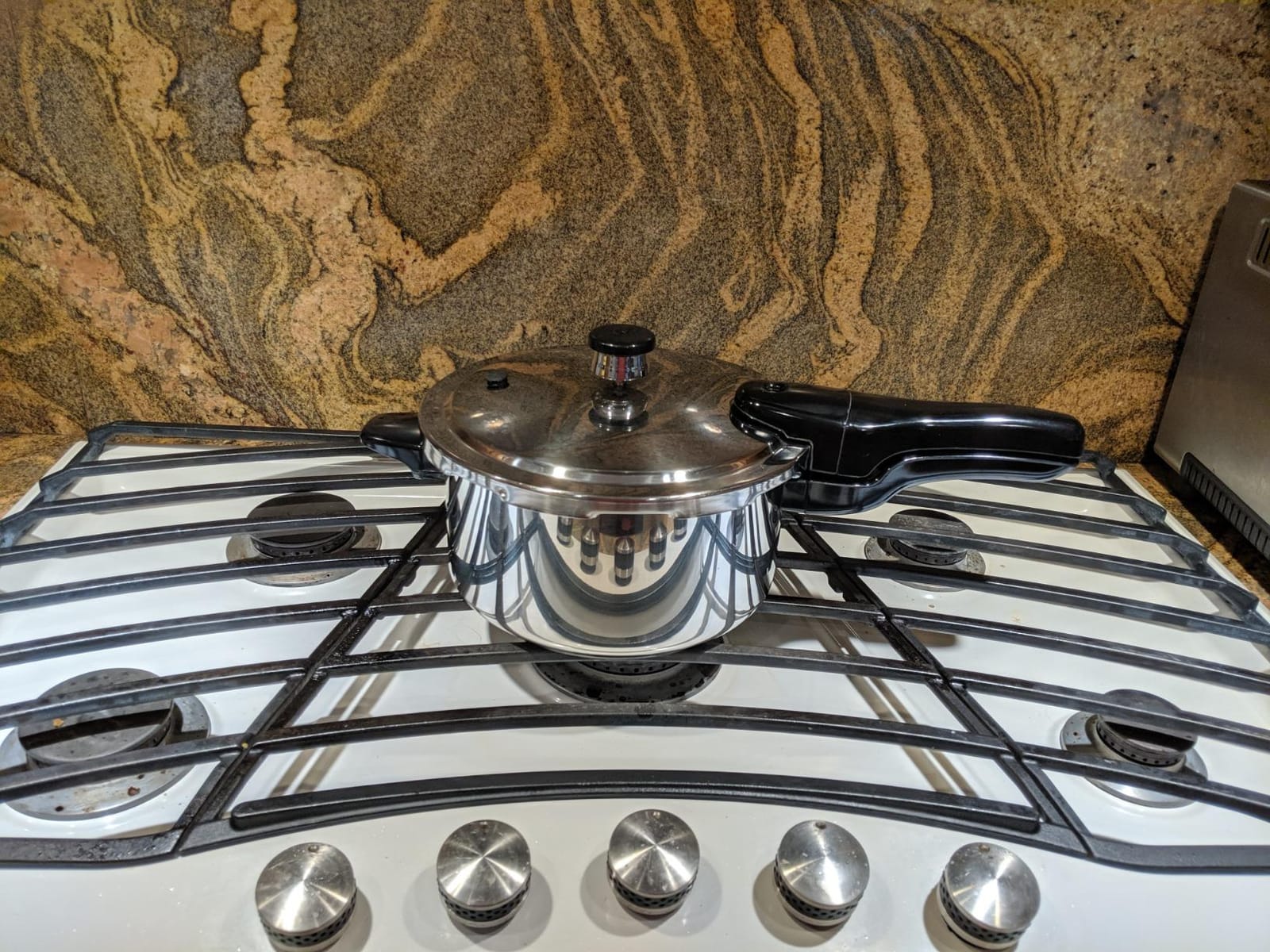 Presto 01362 6-Quart Stainless Steel Pressure Cooker customer photo 1