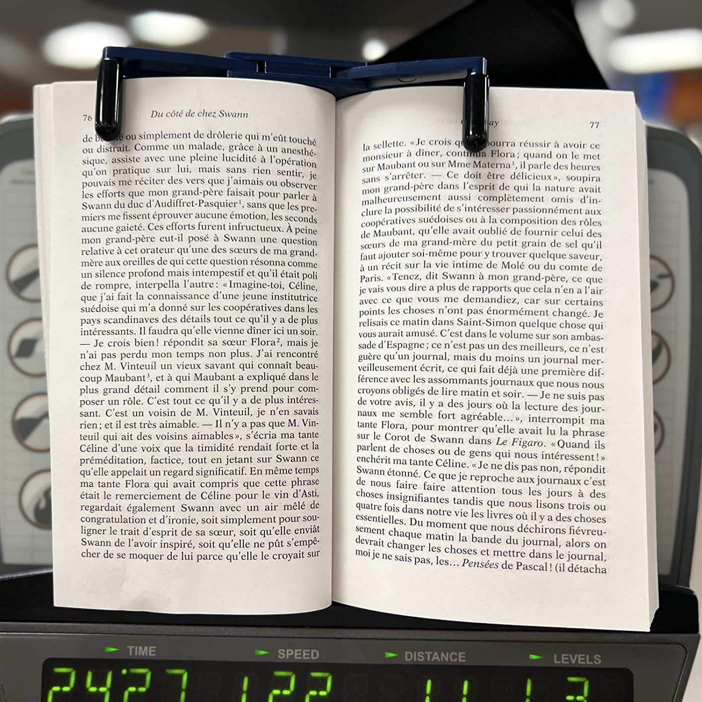 FlipKlip Portable Book Page Holder for Hands Free Reading in Bed customer photo 1