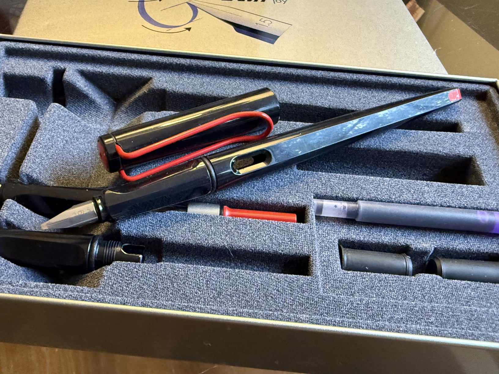 Lamy joy AL black calligraphy fountain pen set - fountain pen with 3 different nibs (1.1/1.5/1.9 mm) - calligraphy pen with ribbon nib & ergonomic grip - incl. 5 T 10 blue ink cartridges customer photo 2
