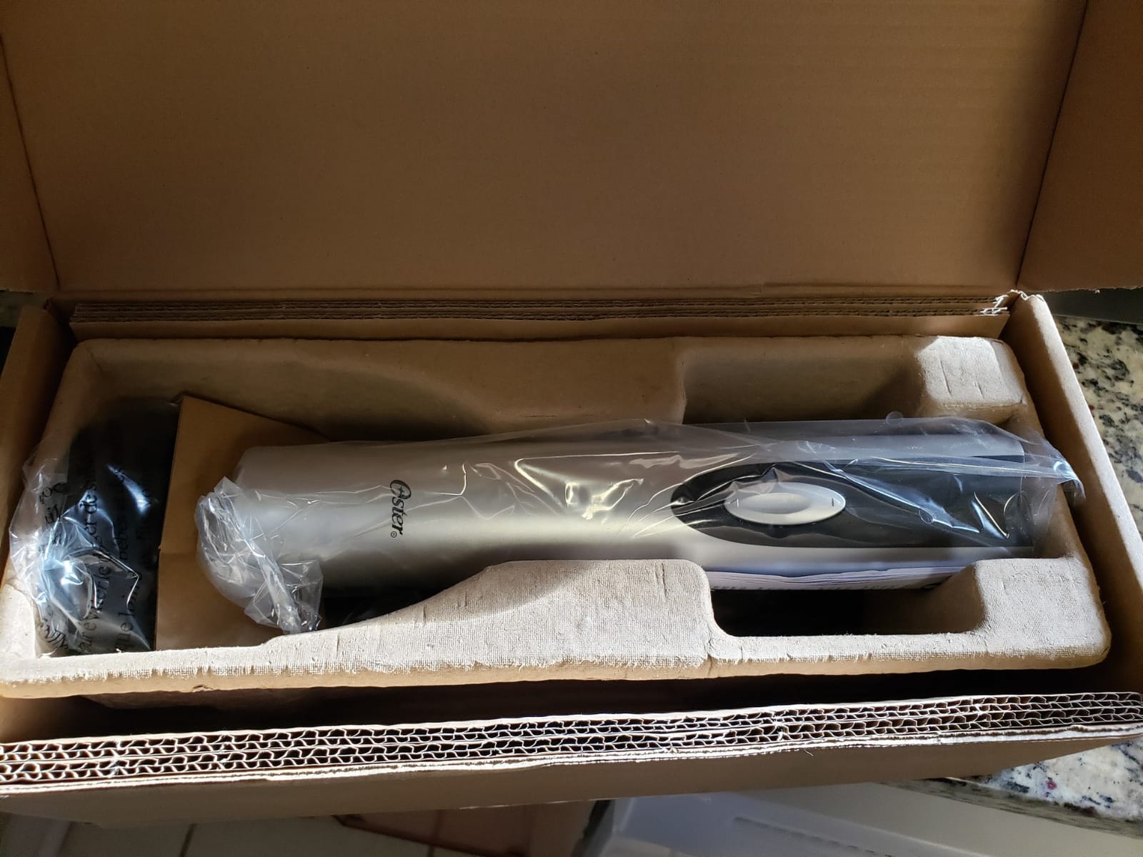 Oster Cordless Electric Wine Bottle Opener with Foil Cutter, Silver customer photo 2