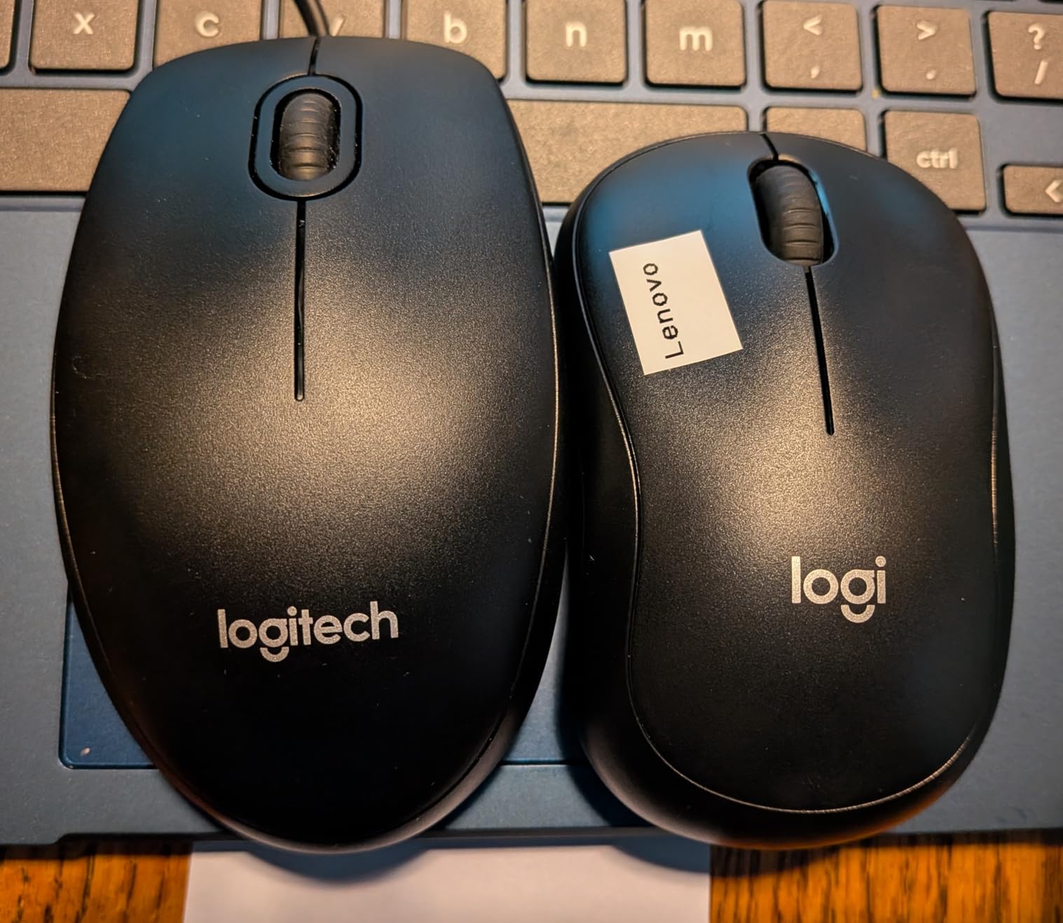 Logitech M185 Compact Ambidextrous 2.4 GHz Wireless Mouse - Swift Grey customer photo 1