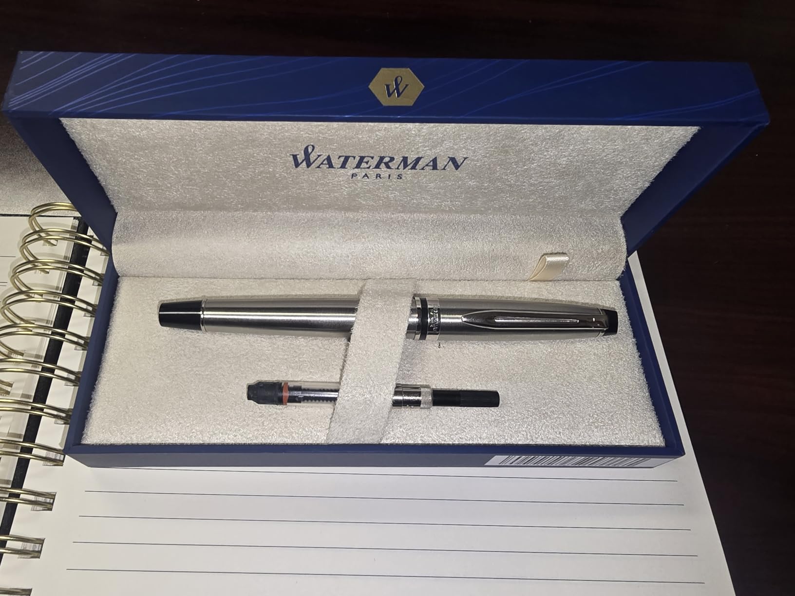 Waterman Expert Fountain Pen, Gloss Black with Chrome Trim, Medium Nib with Blue Ink Cartridge, Gift Box customer photo 2