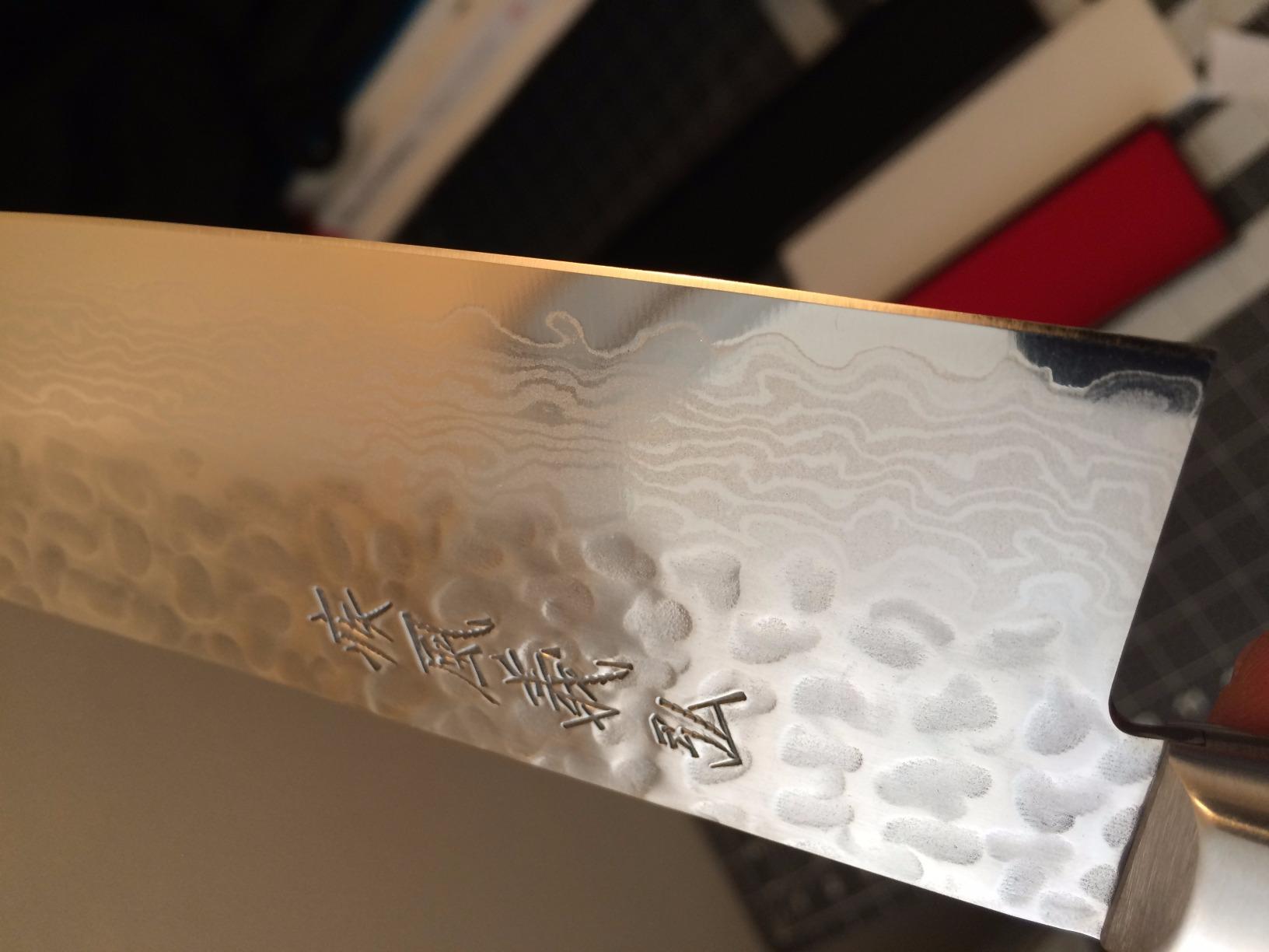 Yoshihiro VG10 16 Layer Hammered Damascus Gyuto Japanese Chefs Knife (8.25'' (210mm)) customer photo 2