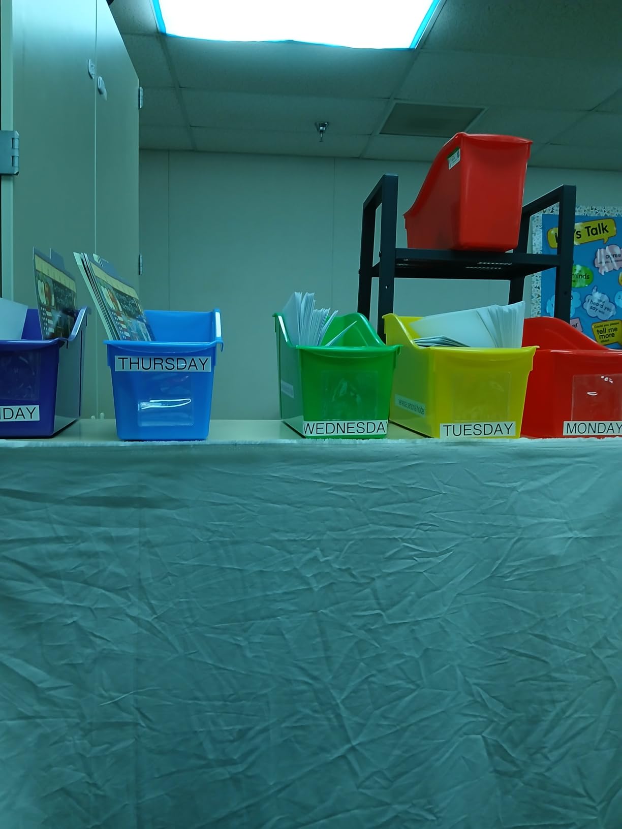 Storex Interlocking Book Bins, 5 1/3 W x 14 1/3 L x 7 H, 5 Color Set, Plastic (70105U06C) customer photo 1