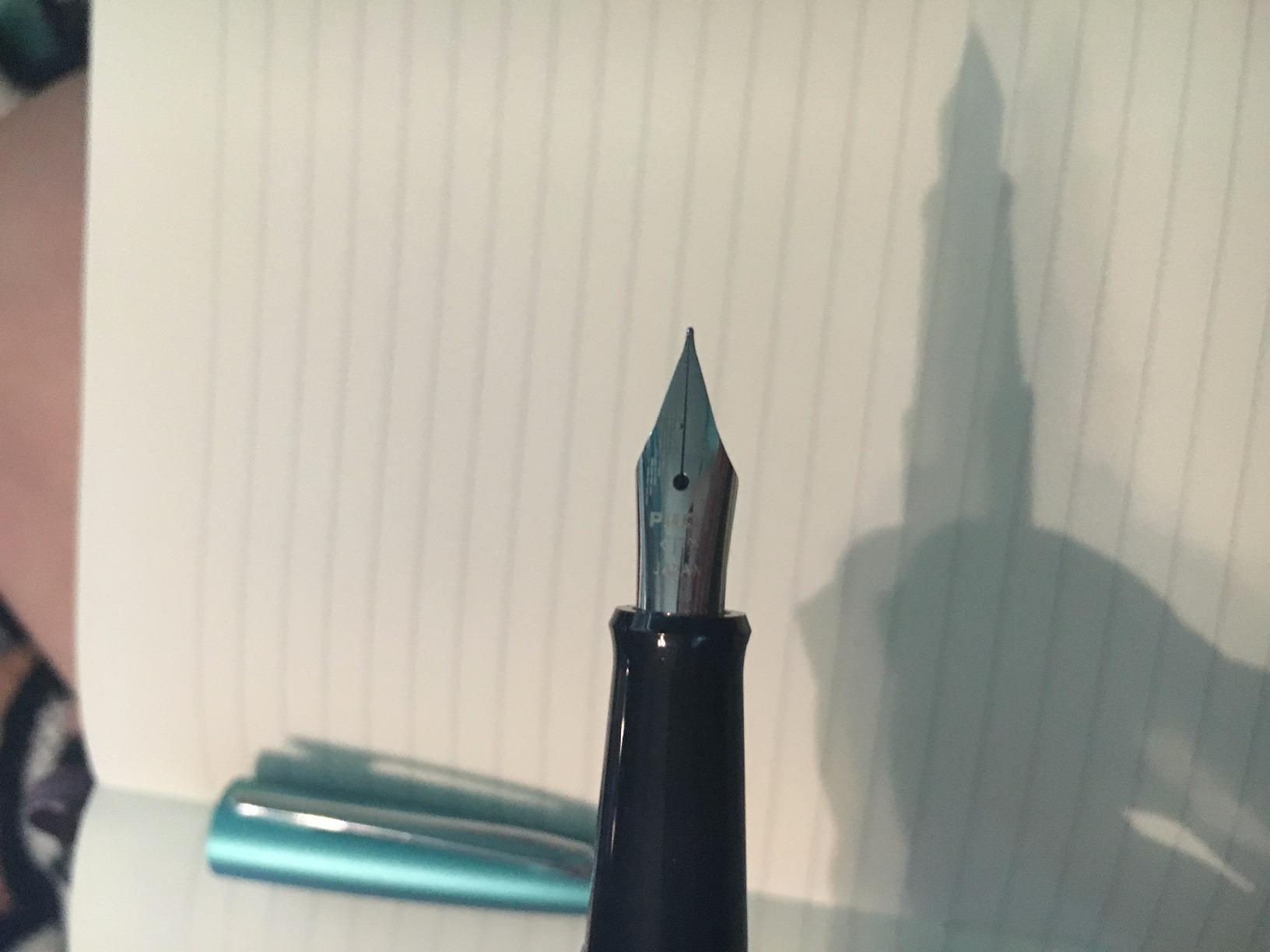 PILOT MR Retro Pop Collection Fountain Pen in Gift Box, Orange Barrel with Flower Accent, Medium Point Stainless Steel Nib, Refillable Black Ink (91443) customer photo 2
