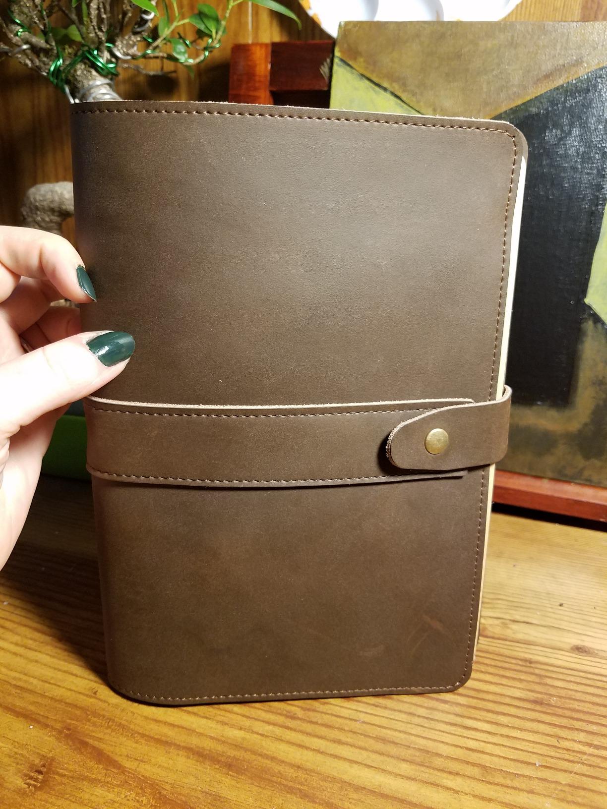 le vent Refillable Genuine Leather Journal for Women & Men - 5x8 Notebook for Work, 200+200 Lay-Flat Pages (Lined & Blank) - A5 Brown Vintage Diary Cover - Handmade for Travel, Business and Gifts customer photo 2