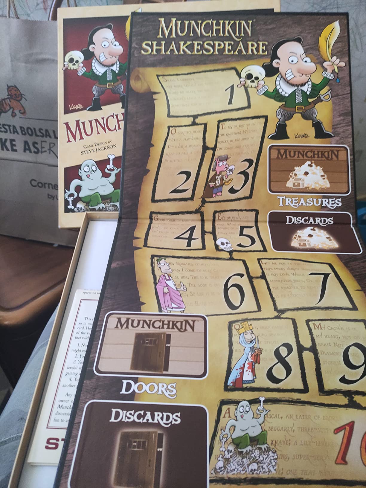 Munchkin Shakespeare Deluxe customer photo 1