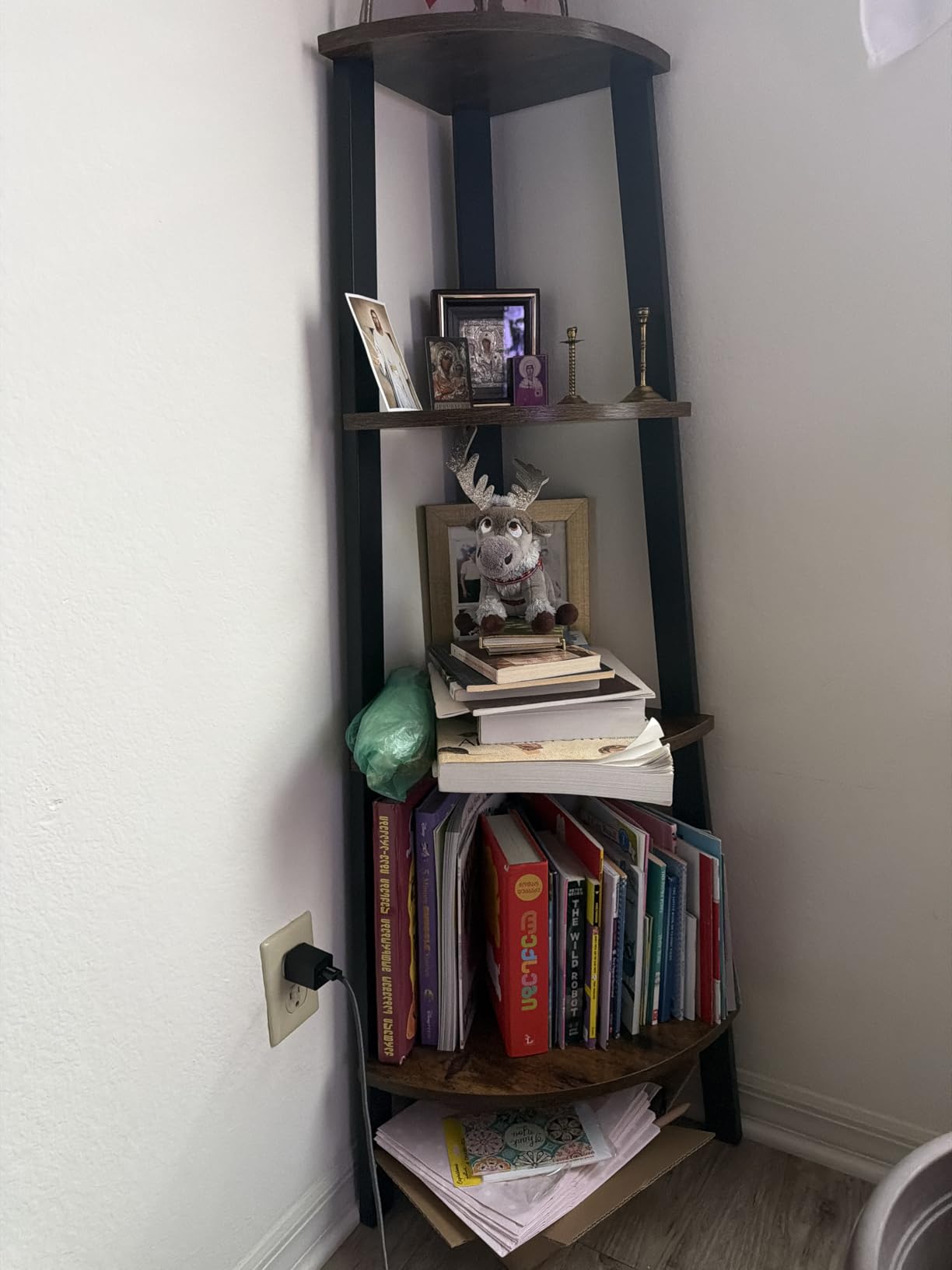 VASAGLE Corner Shelf Stand, 4-Tier Corner Bookshelf, Industrial Ladder Shelf, Plant Stand for Living Room, Office, Kitchen, Rustic Brown and Black ULLS34X customer photo 1