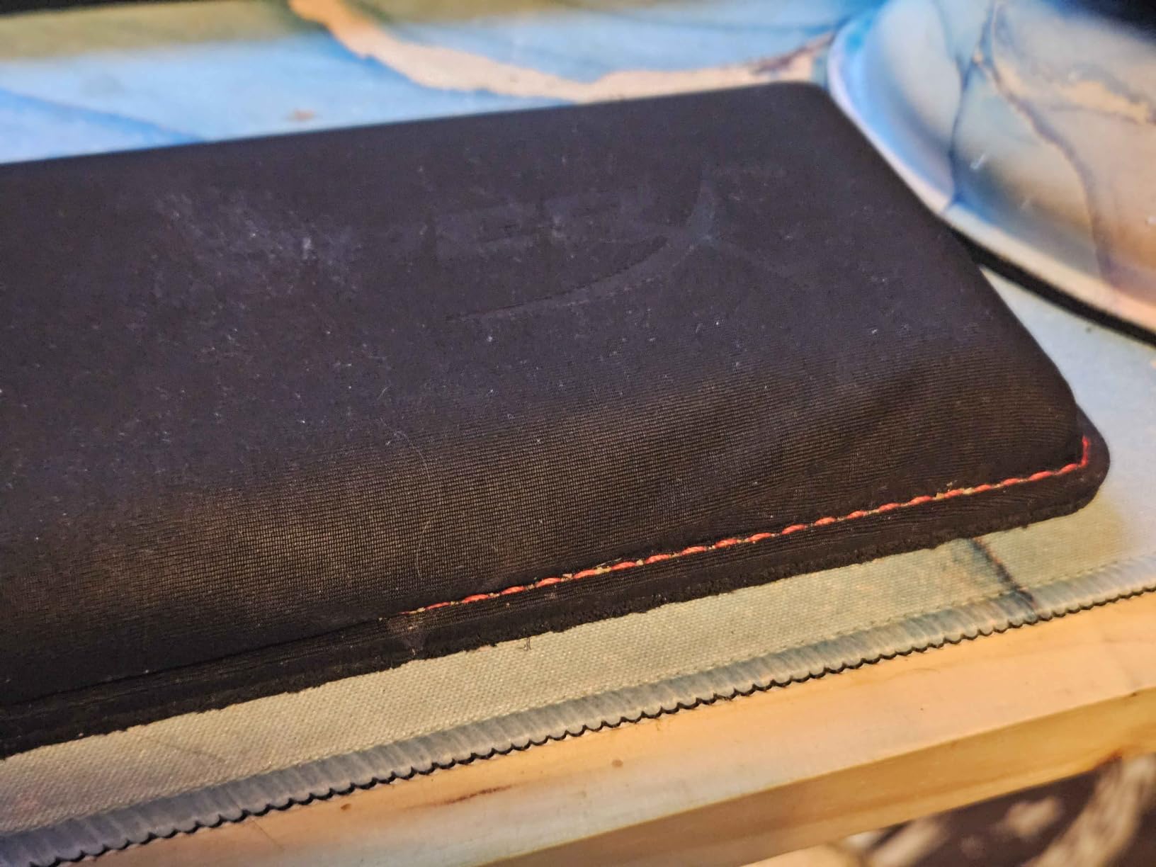 HyperX Wrist Rest - Full Sized - Cooling Gel - Memory Foam - Anti-Slip - Ergonomic - Keyboard Accessory, Black customer photo 1
