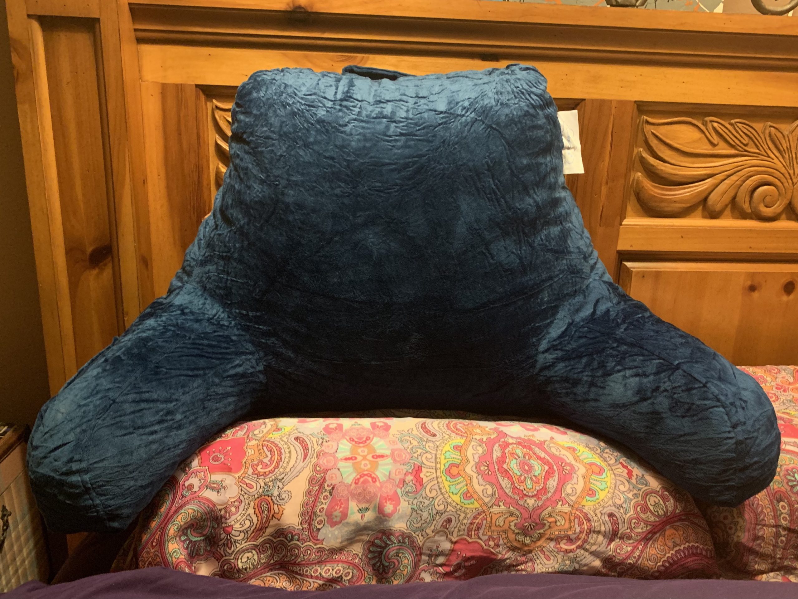 ComfortSpa Reading Pillow for Bed Adult Size, Back Rest Pillow with Arms, Pockets and Washable Cover customer photo 1