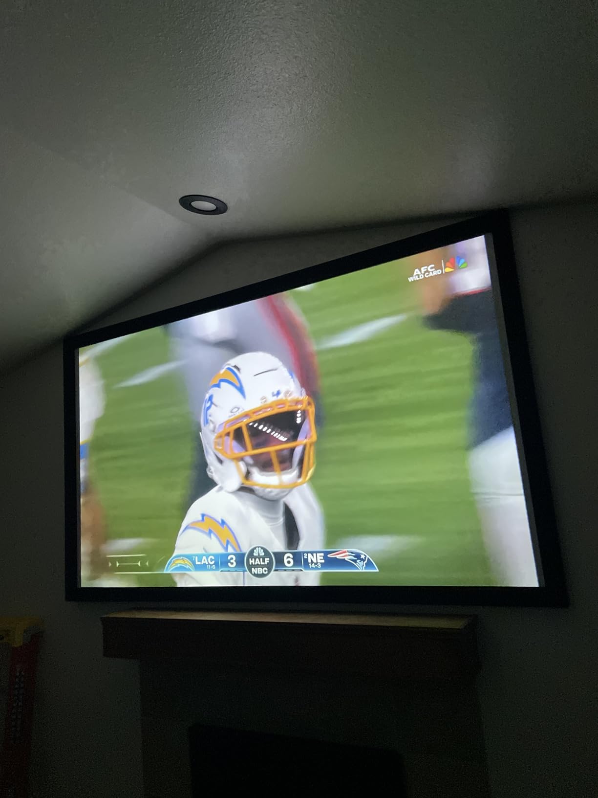 Akia Screens 100 Inch Fixed Frame Projector Screen, 16:9, 8K / 4K Ultra HD Projector & 3D Ready, Wall Mount CINEWHITE UHD-B Indoor Projection Screen for Home Theater, Cinema AK-FF100WH2 customer photo 2