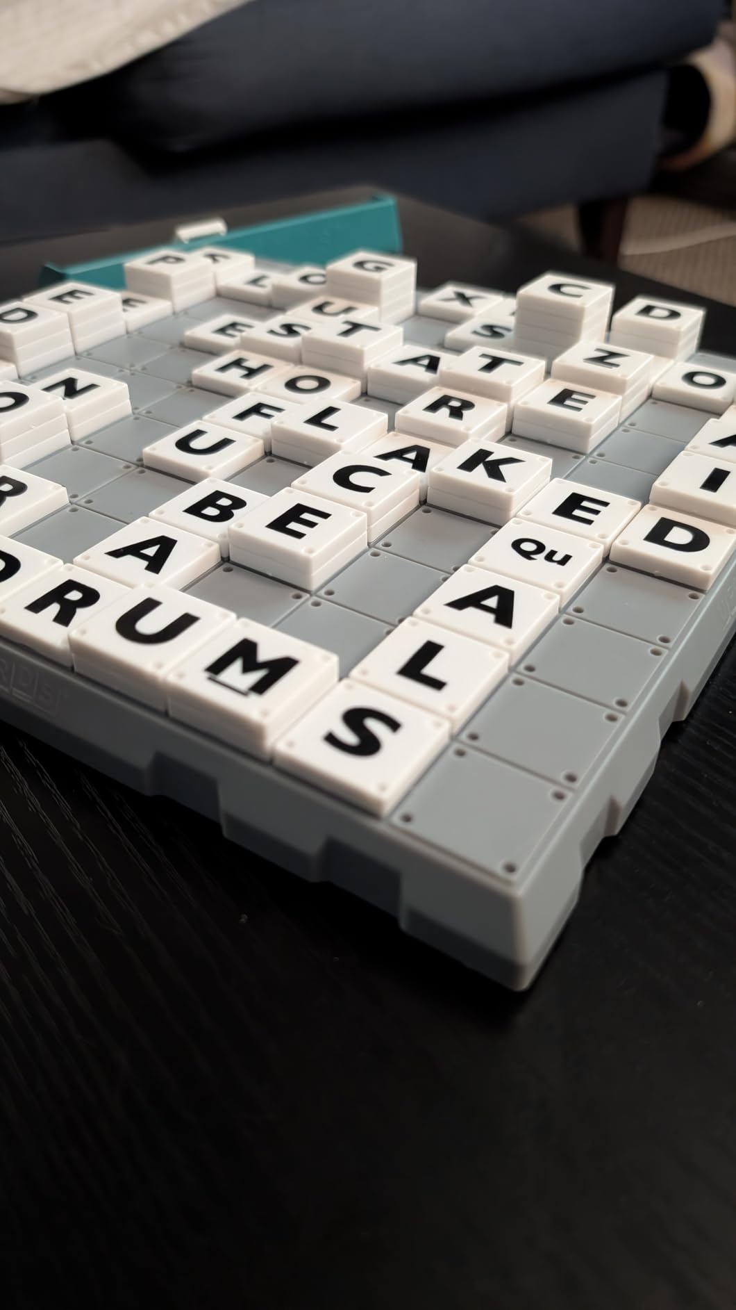 Spin Master Games, Upwords, Classic Word Game with Stackable Letter Tiles, Family Board Game, Crossword Activity, 1-4 Players, for Ages 8 & Up customer photo 2