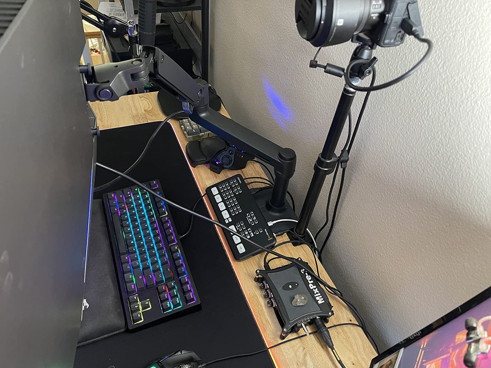 Ergotron – LX Monitor Arm, Single Monitor Desk Mount – fits Flat Curved Ultrawide Computer Monitors up to 34 Inches, 7 to 25 lbs, VESA 75x75mm or 100x100mm – Matte Black customer photo 2