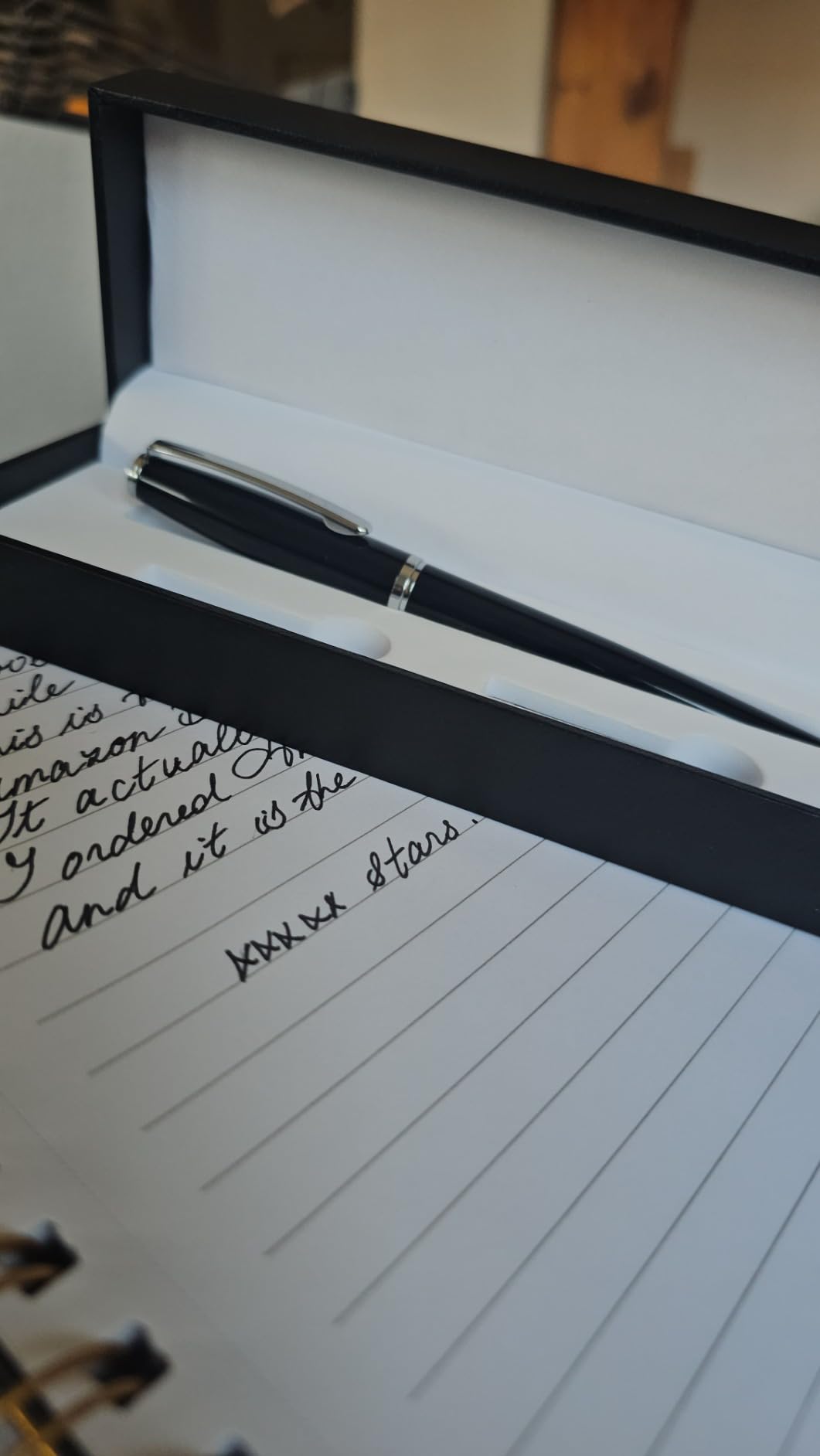 Amazon Basics Refillable Fountain Pen with Smooth Writing, Fine Point Nib, Black Ink customer photo 2