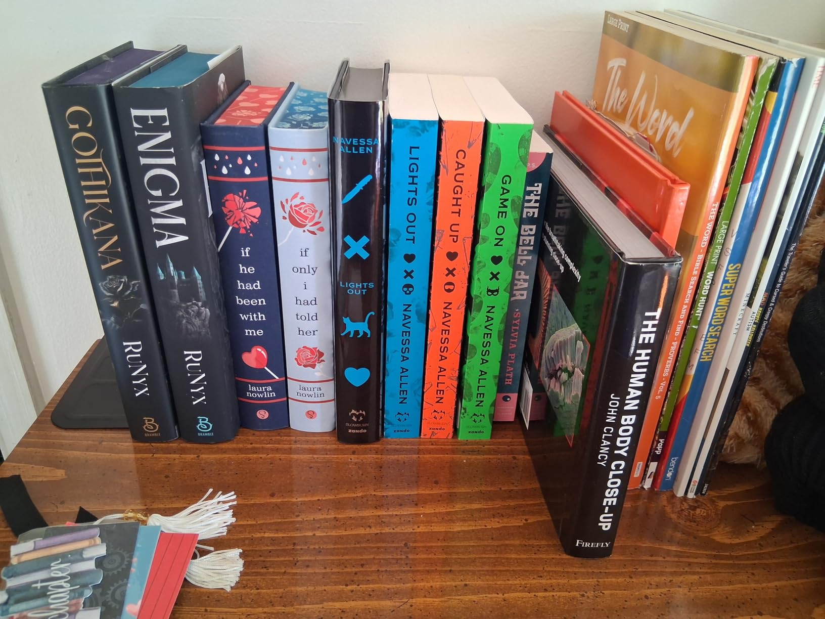 MaxGear 8.5 in Extra Large Heavy Duty Metal Book Ends, Bookends for Shelves | Universal Premium Non-skid Bookend, Black Book Stopper for Books/Movies/CDs/Games, 8.5 x 5.9 x 7.8 in, 2 Pairs/ XL customer photo 1