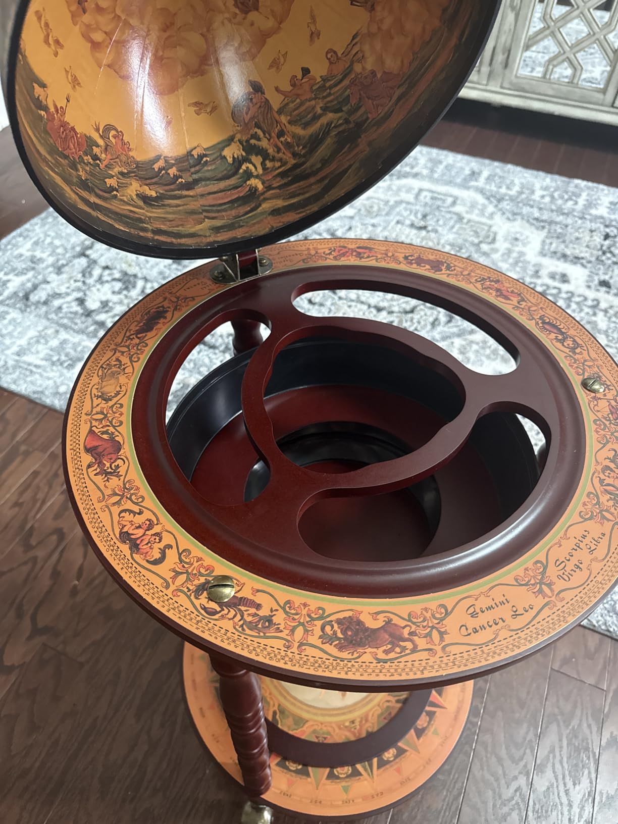 HAPPYGRILL Globe Bar, 17.5-Inch Italian Wooden Globe Wine Cart Liquor Bottle Shelf, 16th Century Retro Wine Cupboard with Wheels customer photo 1
