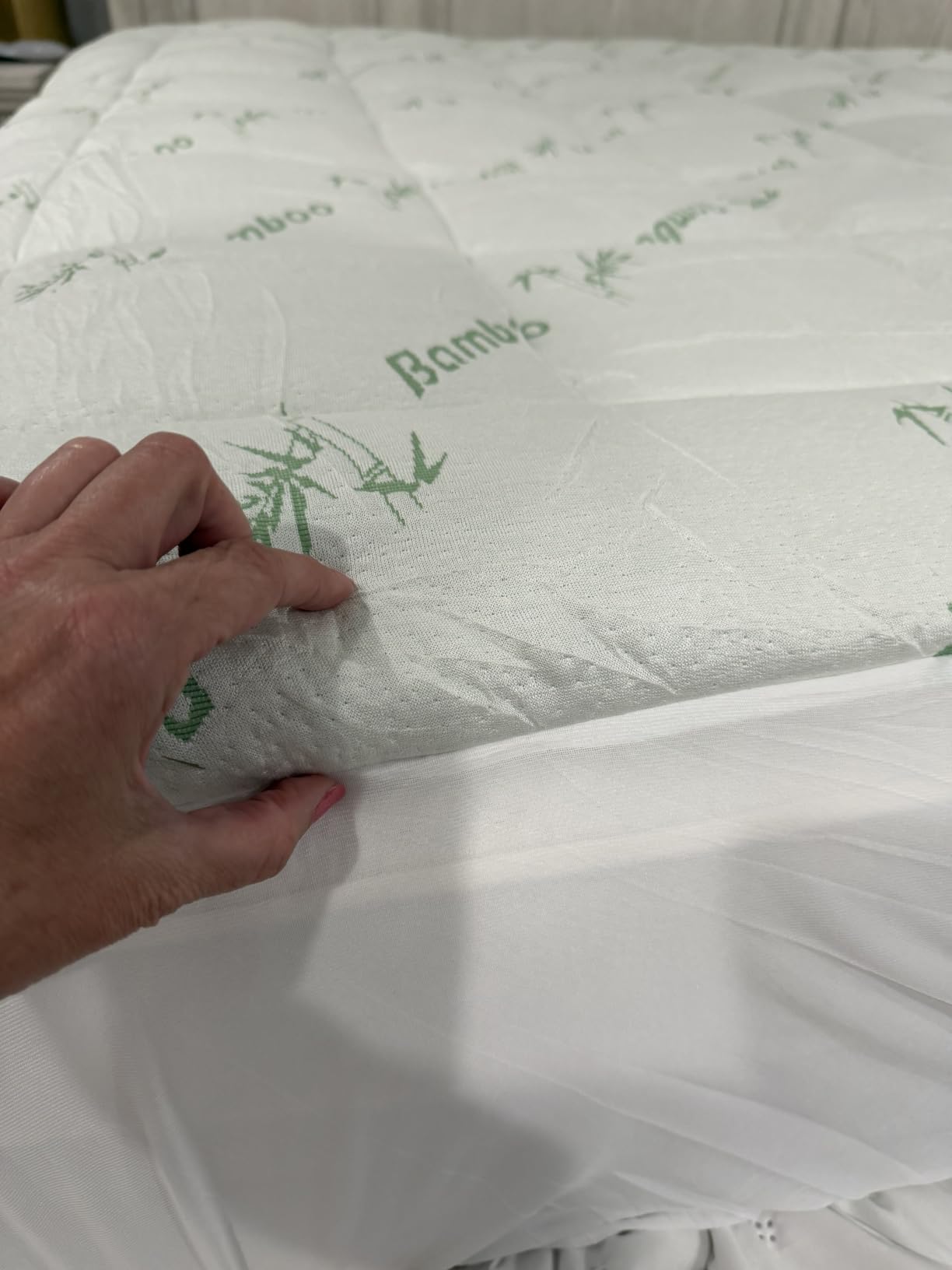 Niagara Sleep Solution Twin XL Ultra Soft Mattress Topper - Back Pain Relief, Rayon Derived from Bamboo, 20