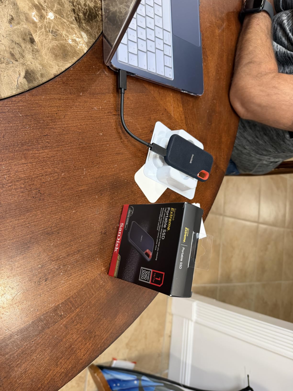 Sandisk 2TB Extreme Portable SSD, Up to 1050MB/s, USB-C, USB 3.2 Gen 2, IP65 Water and Dust Resistance, Updated Firmware, External Solid State Drive, SDSSDE61-2T00-G25 customer photo 1