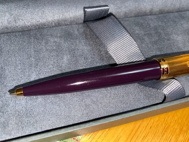 Parker 51 Ballpoint Pen, Black Barrel with Gold Trim, Medium Point customer photo 1