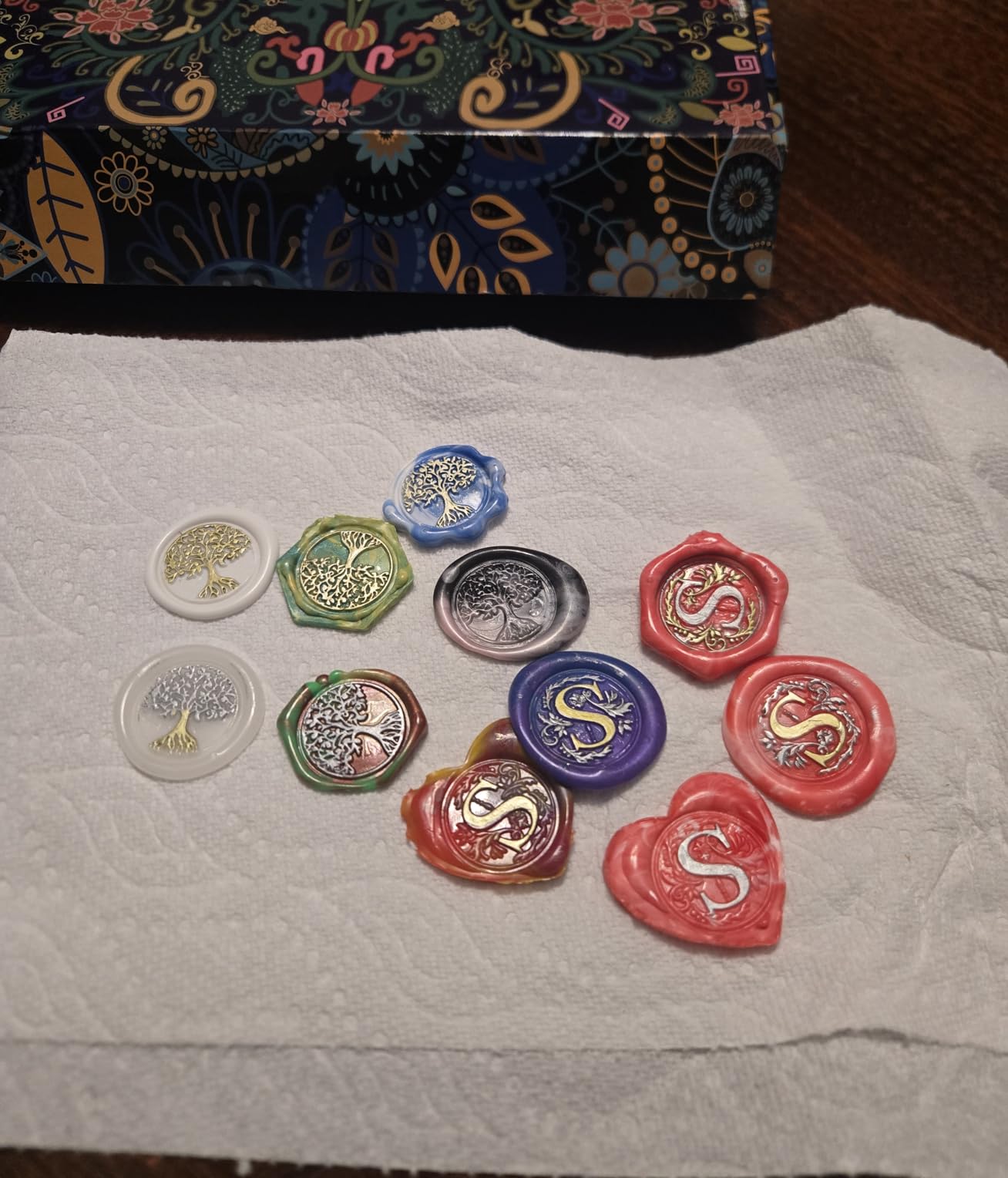Wax Seal Stamp Kit - 24 Colors, 624 Pcs Stamp Beads, Sealing Wax Warmer, Metallic Pen & Envelope, Gift & Decoration Set customer photo 1