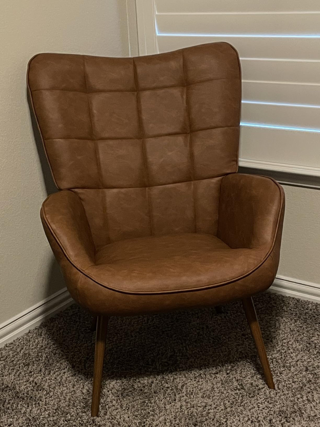 Yaheetech Faux Leather Accent Chair for Living Room Retro Brown | Tufted High Back Chair, Modern Armchair with Tapered Metal Legs, Sized for Living Room Bedroom Office Corner customer photo 1