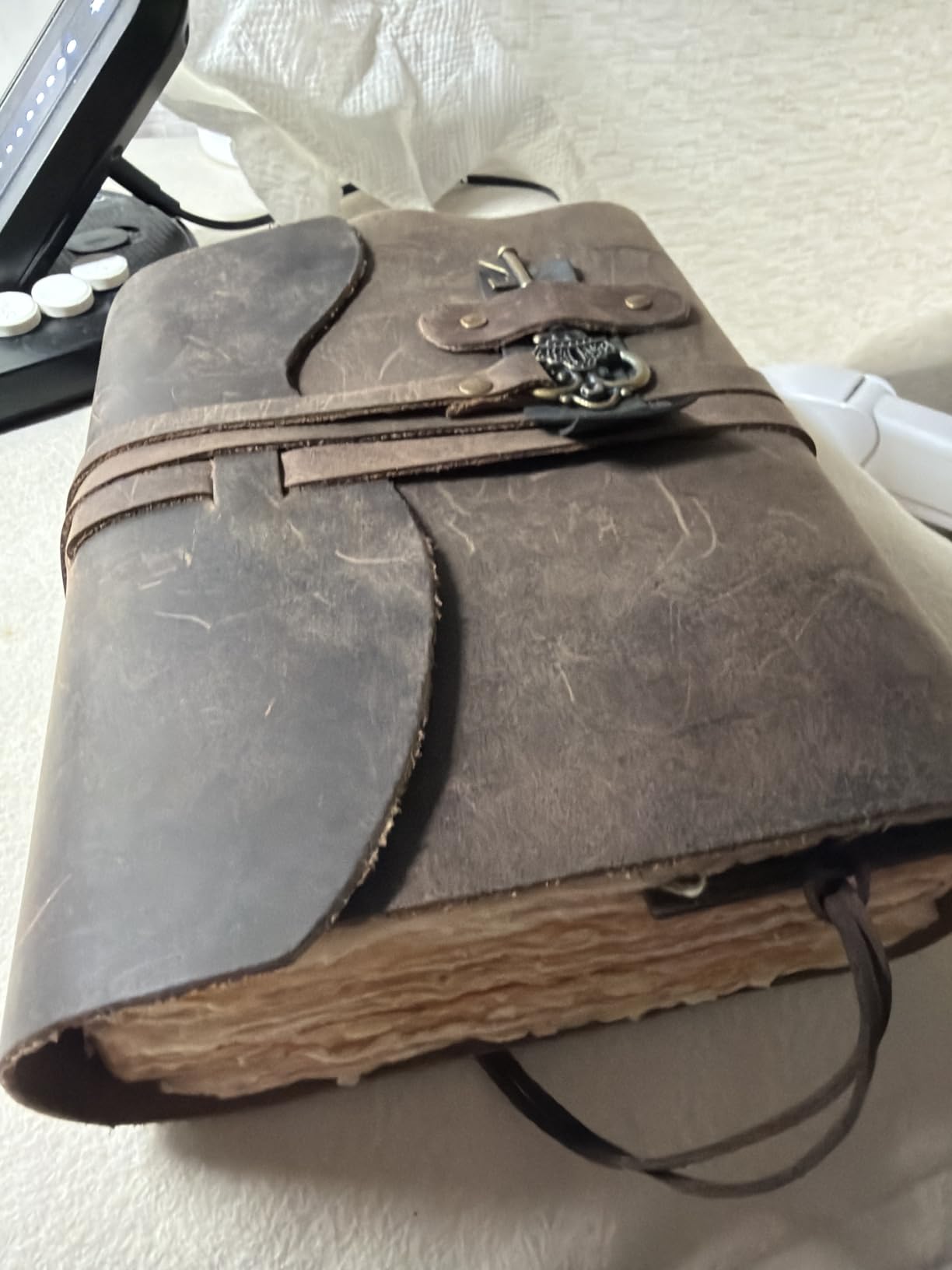LEATHER VILLAGE Leather Journal Key Lock, Distressed Brown 6x4. customer photo 2