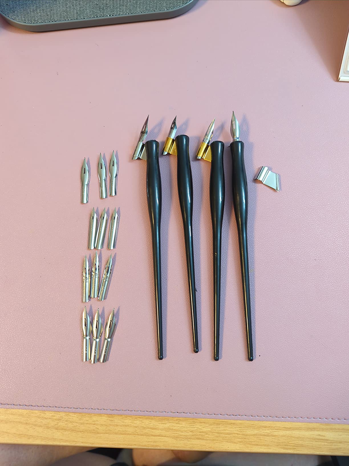 Zonon 2 Sets Oblique Calligraphy Dip Pen Set Include 2-in-1 Calligraphy Oblique Pen or Straight Holder with 8 Pcs Replacement Nibs for Writing, Painting, Signing customer photo 1