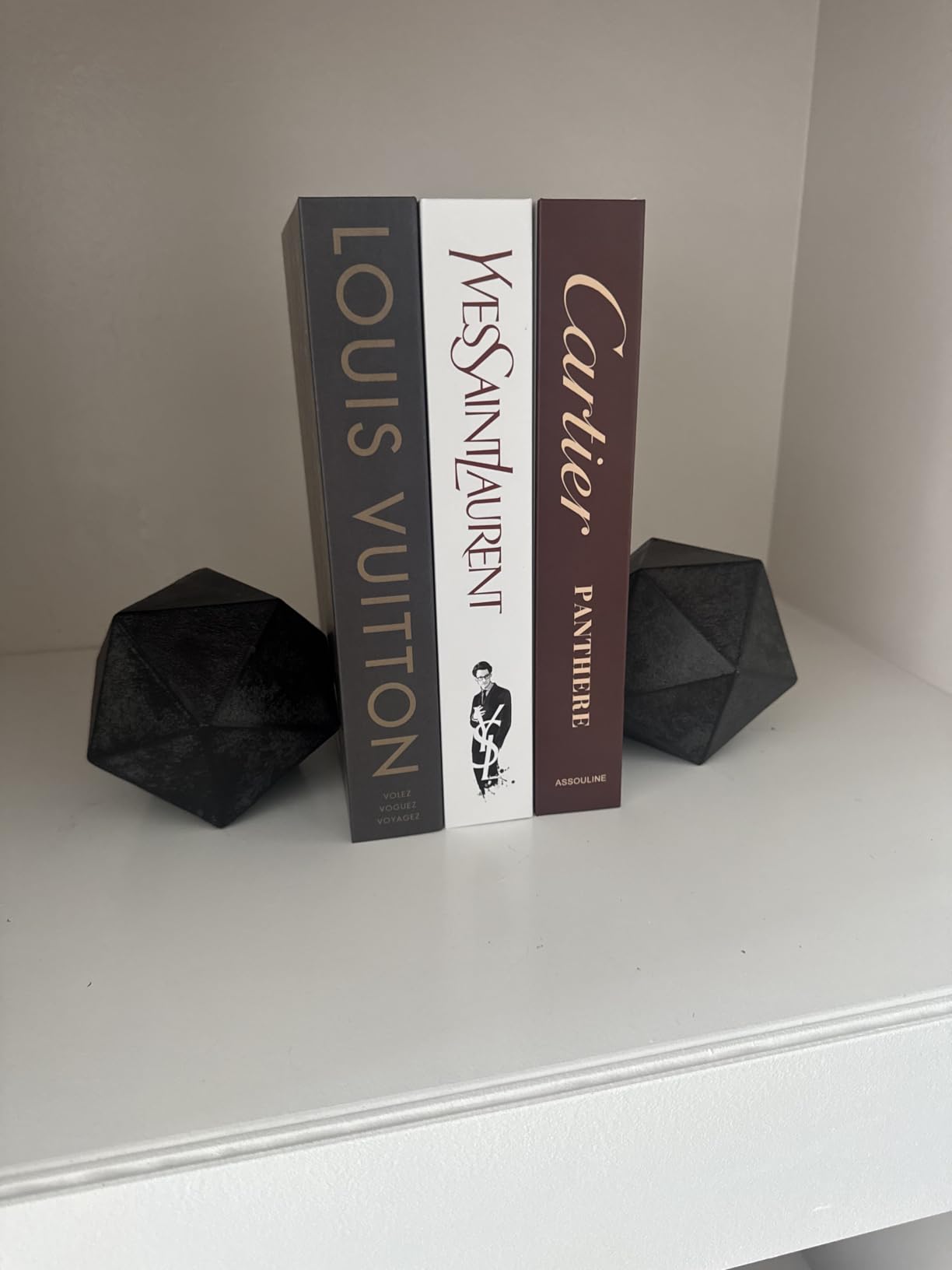 Ambipolar Geometric Decorative Ball Shaped Bookends, Modern Cast Iron Black Bookends for Office Desk, Book Shelf, Room Decor, Home Office, Book Stand or Organizer, Set of 2. Antique Black customer photo 2