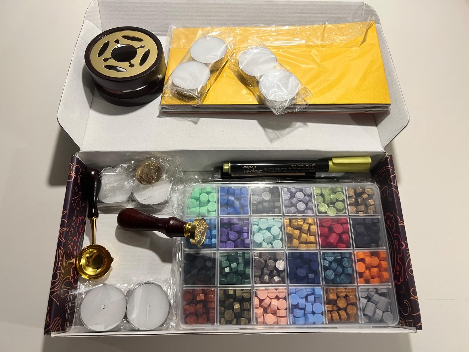 Aottom Wax Seal Stamp Kit with Gift Box, 24 Colors 650 Pcs Beads, Warmer, Envelopes, Candles, Stamp, Metallic Pen for Gift and Decoration customer photo 1