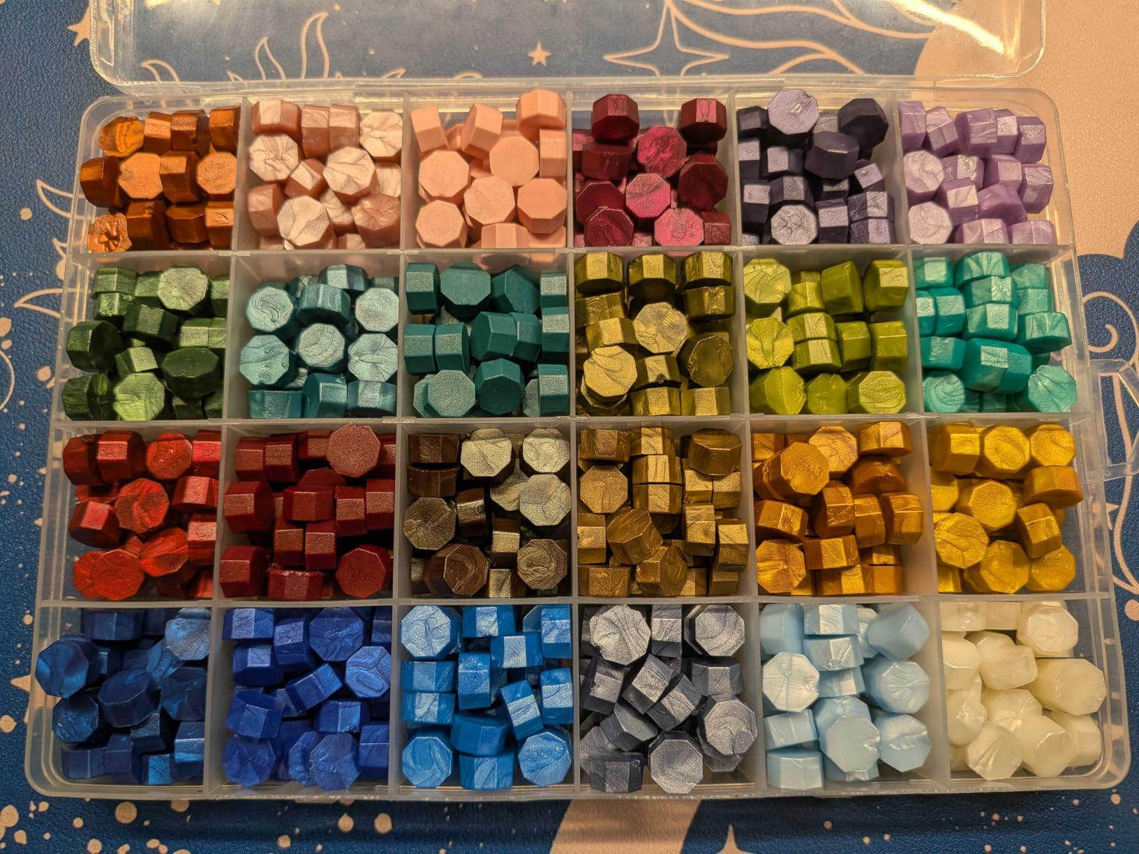 Comealltime Wax Seal Kit with Gift Box, 624 Pcs 24 Colors Sealing Beads, 2 Pcs Stamps, Sealing Wax Warmer, Metallic Pen, Envelope, Candles for Wedding Birthday Gift and DIY Craft, Sellado de Cera customer photo 2