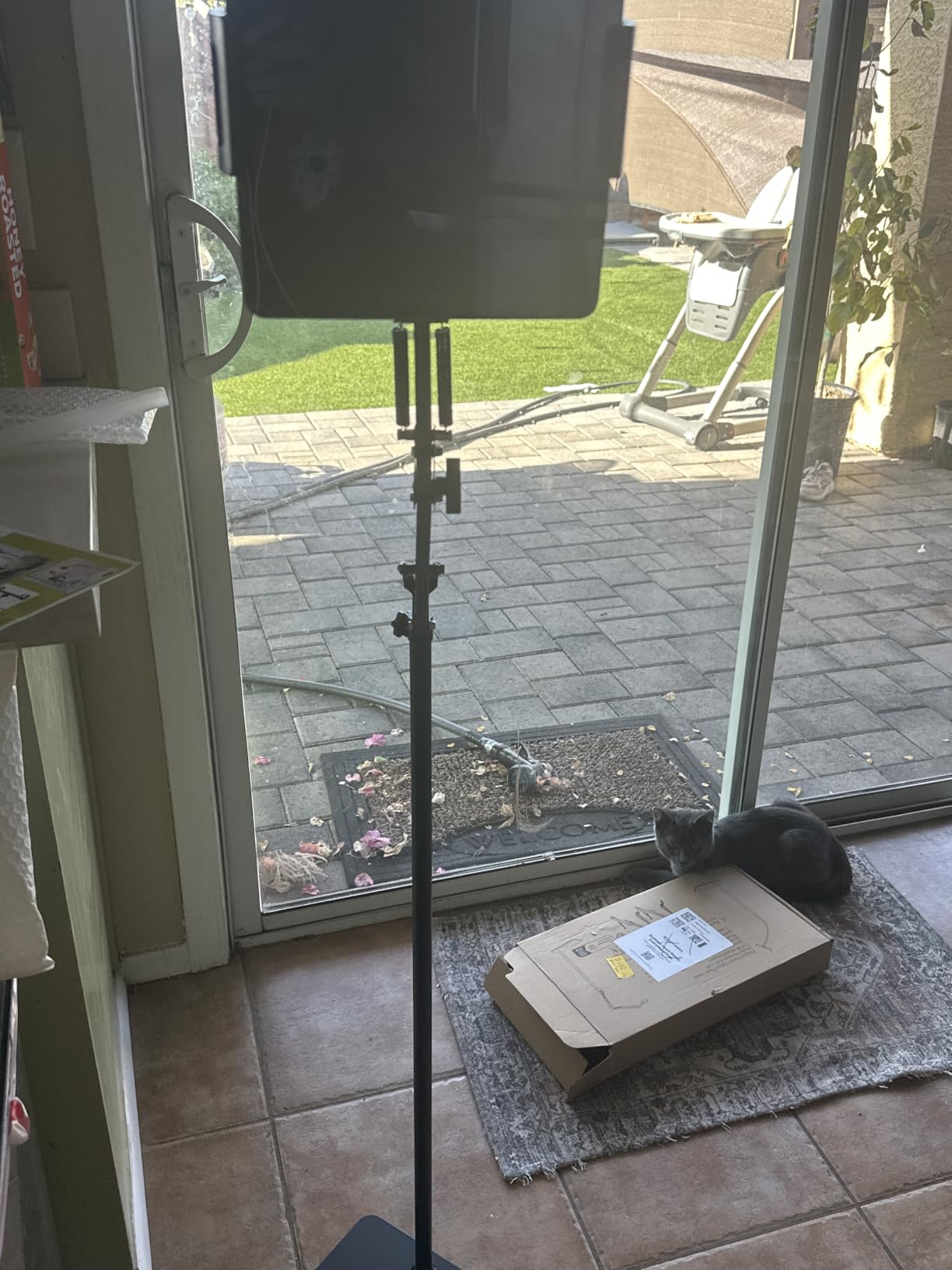 SAMHOUSING Tablet Floor Stand, Adjustable Universal 360-degree Rotatable Metal Tablet Holder, Phone Stand for iPad/iPhoneX/iPad Pro or Other 4.7~12.9 Inch-Screen Devices (Black) customer photo 1