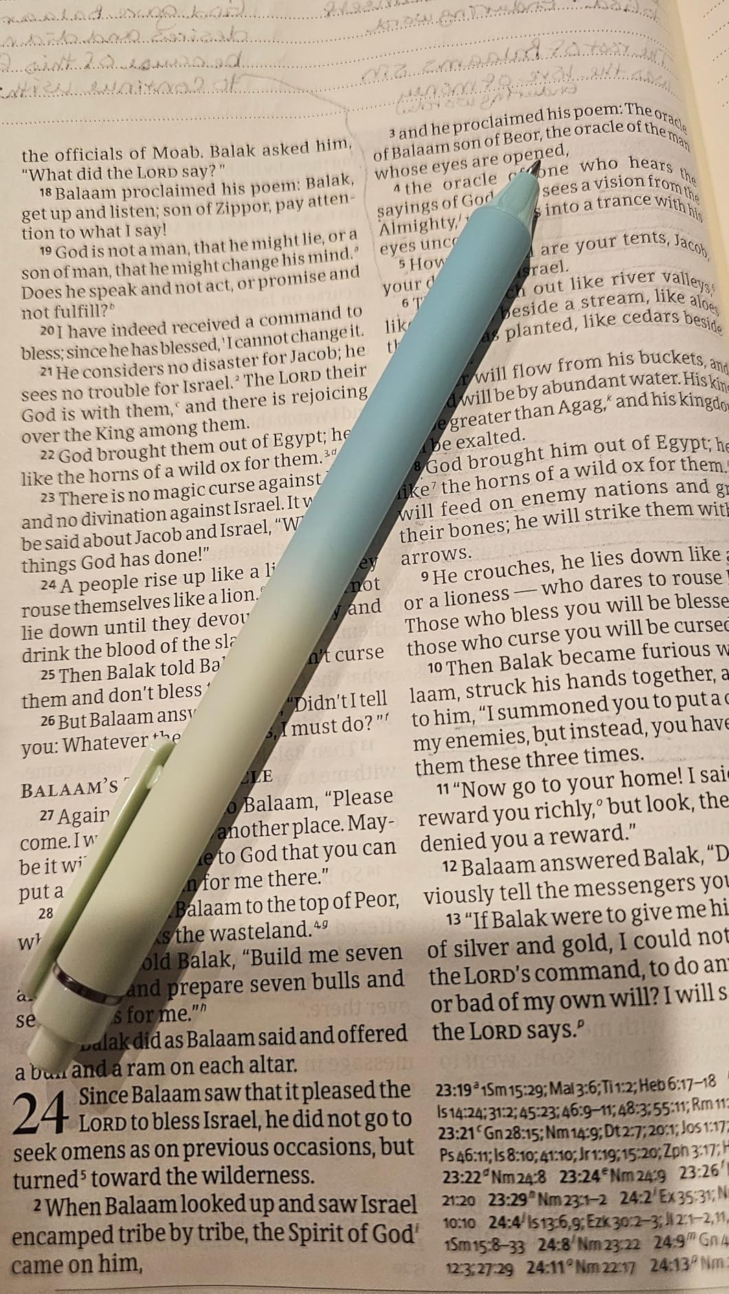 Writech Retractable Gel Ink Pens: 8ct Black Ink 0.5mm Fine Point Tip Pen Comfort Grip Smooth Writing with Aesthetic Gradient Color Barrel for Journaling Note Taking Sketching No Bleed & Smear customer photo 1