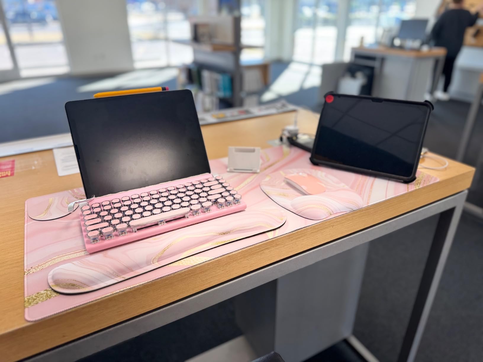 Adventurers Typewriter-Style Retro Mechanical Keyboard LED Backlight 83 Keys Bluetooth 5.0 Blue Axis, Compatible with iOS/Android/Windows/Vista/Linux/Mac Office/Gaming (Pink) customer photo 1