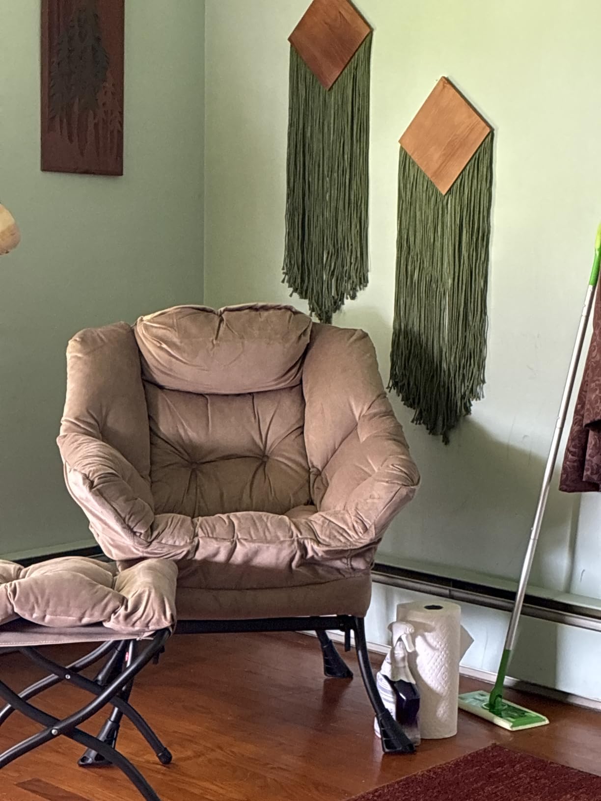 Welnow Lazy Chair with Ottoman, Reading Chair with Footrest, Khaki Velvet | A Side Pocket, Armrests, Foldable Footrest, Thick Cushioned Seat & Backrest, Lounge Chair for Bedroom, Living Room & Small Space customer photo 1