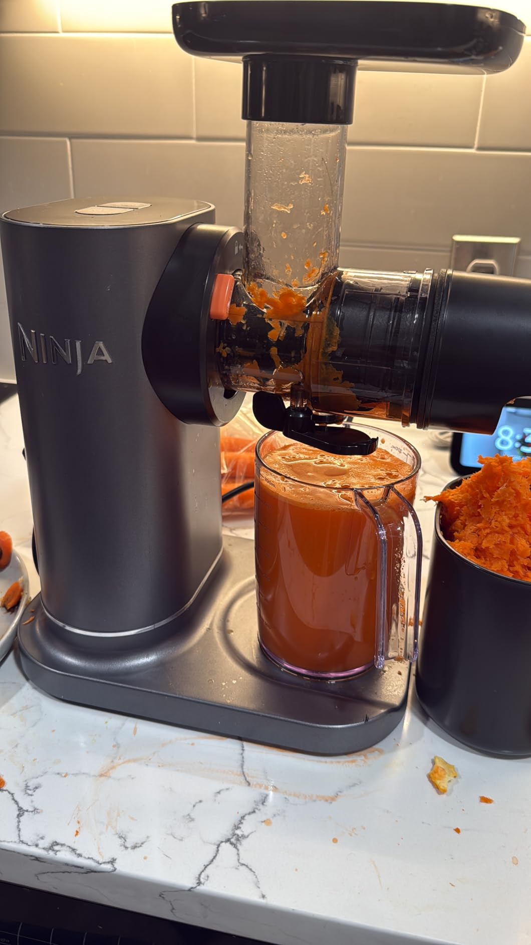 Ninja NeverClog Cold Press Juicer, 24oz Jug, 36oz Pulp, Charcoal, JC151 customer photo 2