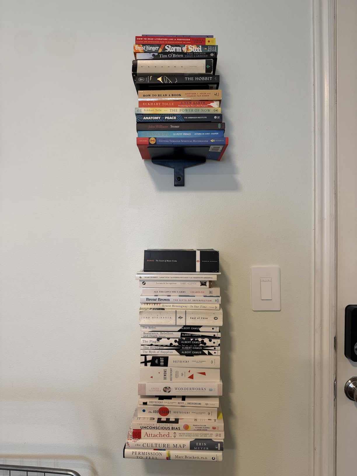 Floating Book Shelves for Wall, 8 Tier Invisible Floating Bookshelf, Vertical Spine Book Tower, Wall Mounted & Space Saving, Heavy Duty Metal Book Organizer for Home Office, 4 Pack Black customer photo 1